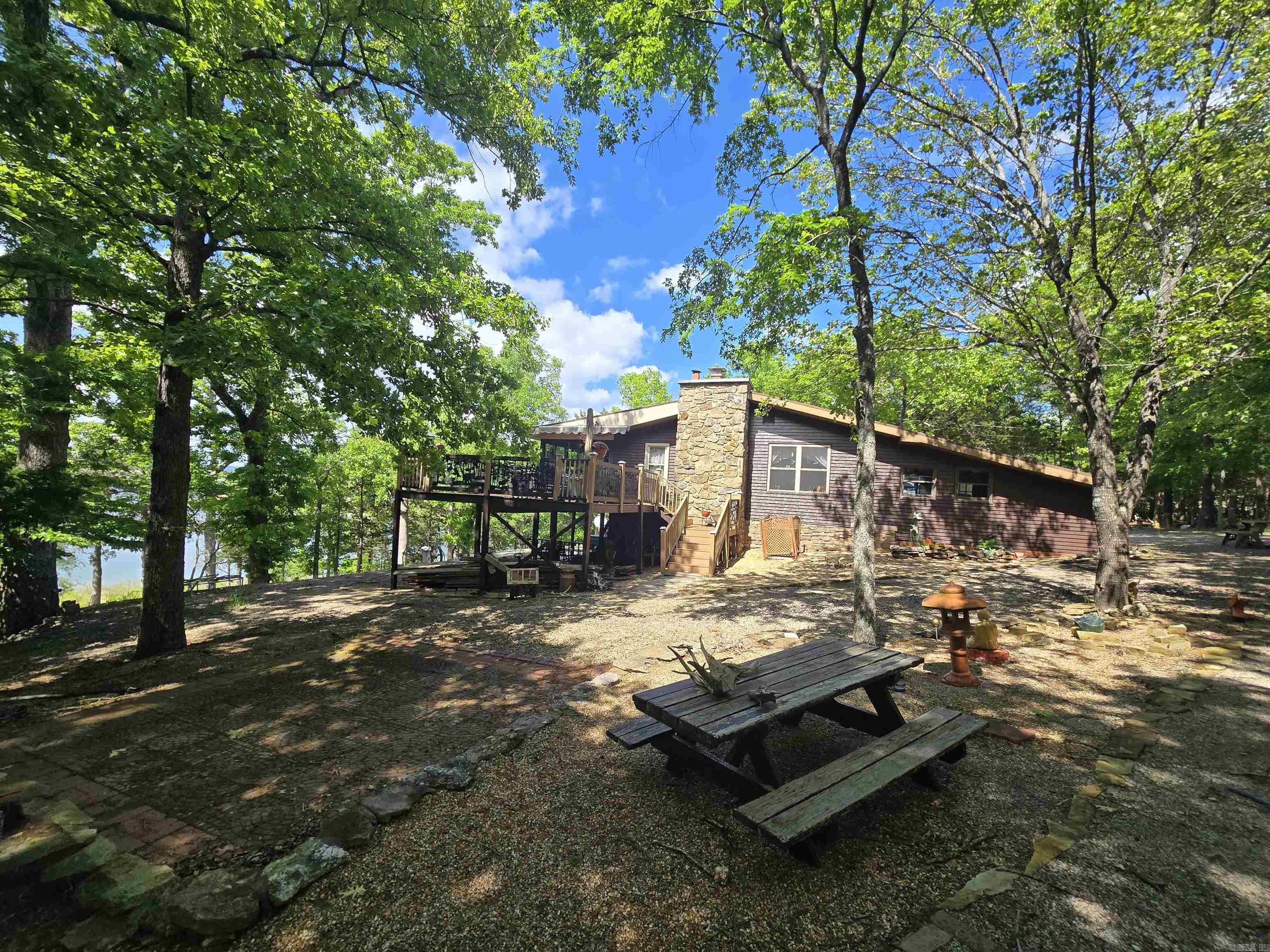 1535 MC 142  Oakland, AR
