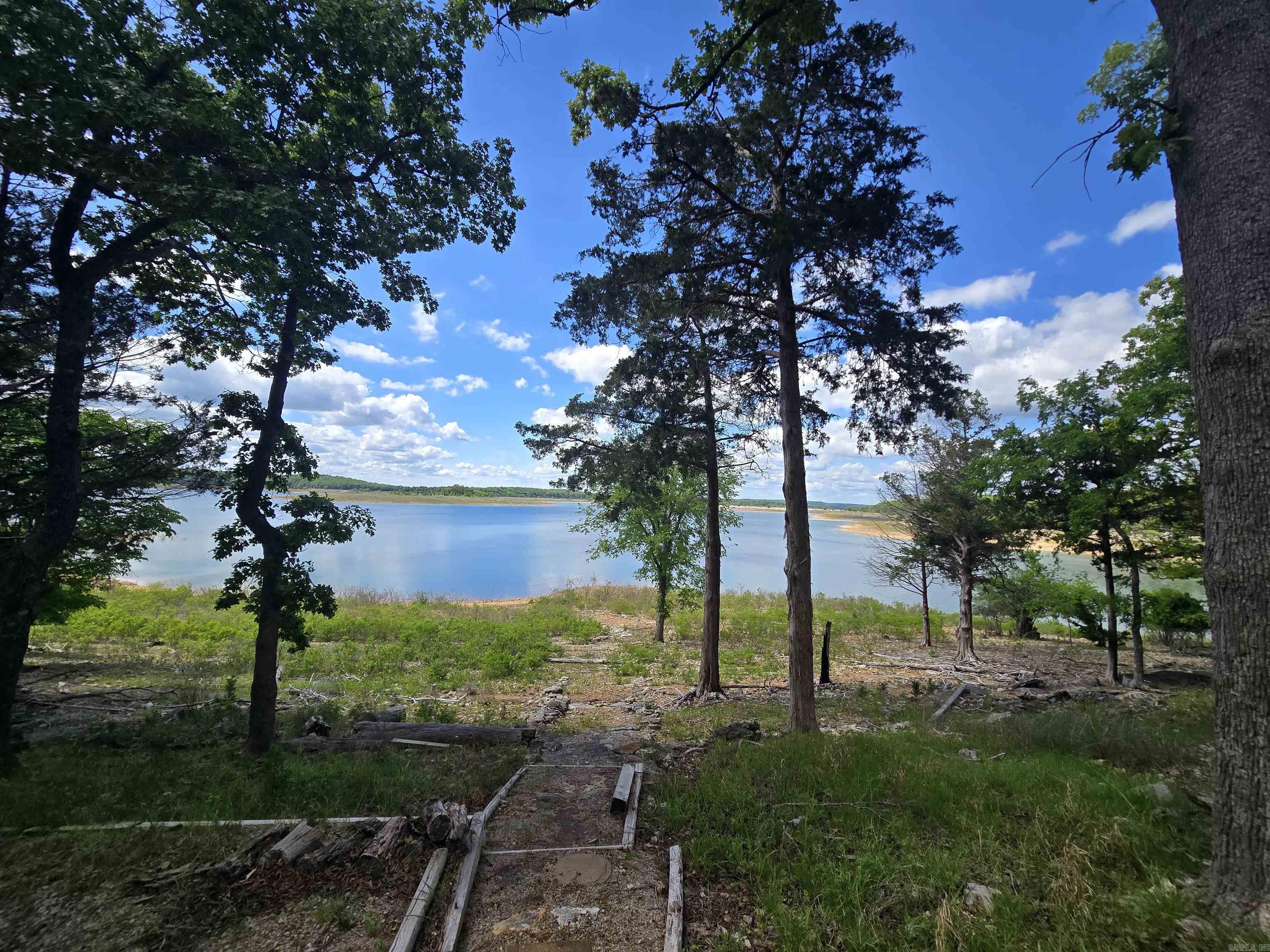 1535 MC 142  Oakland, AR