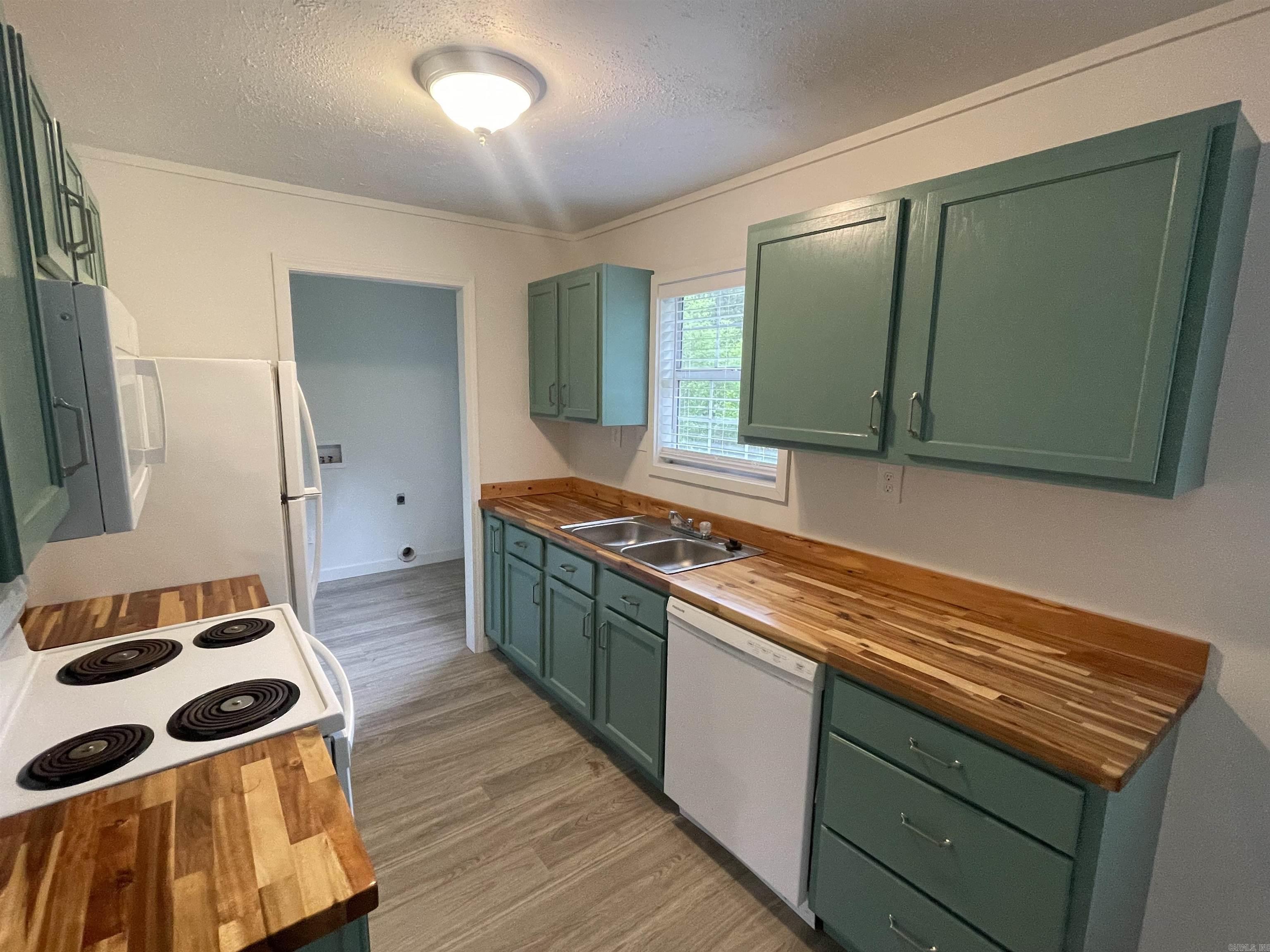 3076 Greers Ferry Rd  Drasco, AR