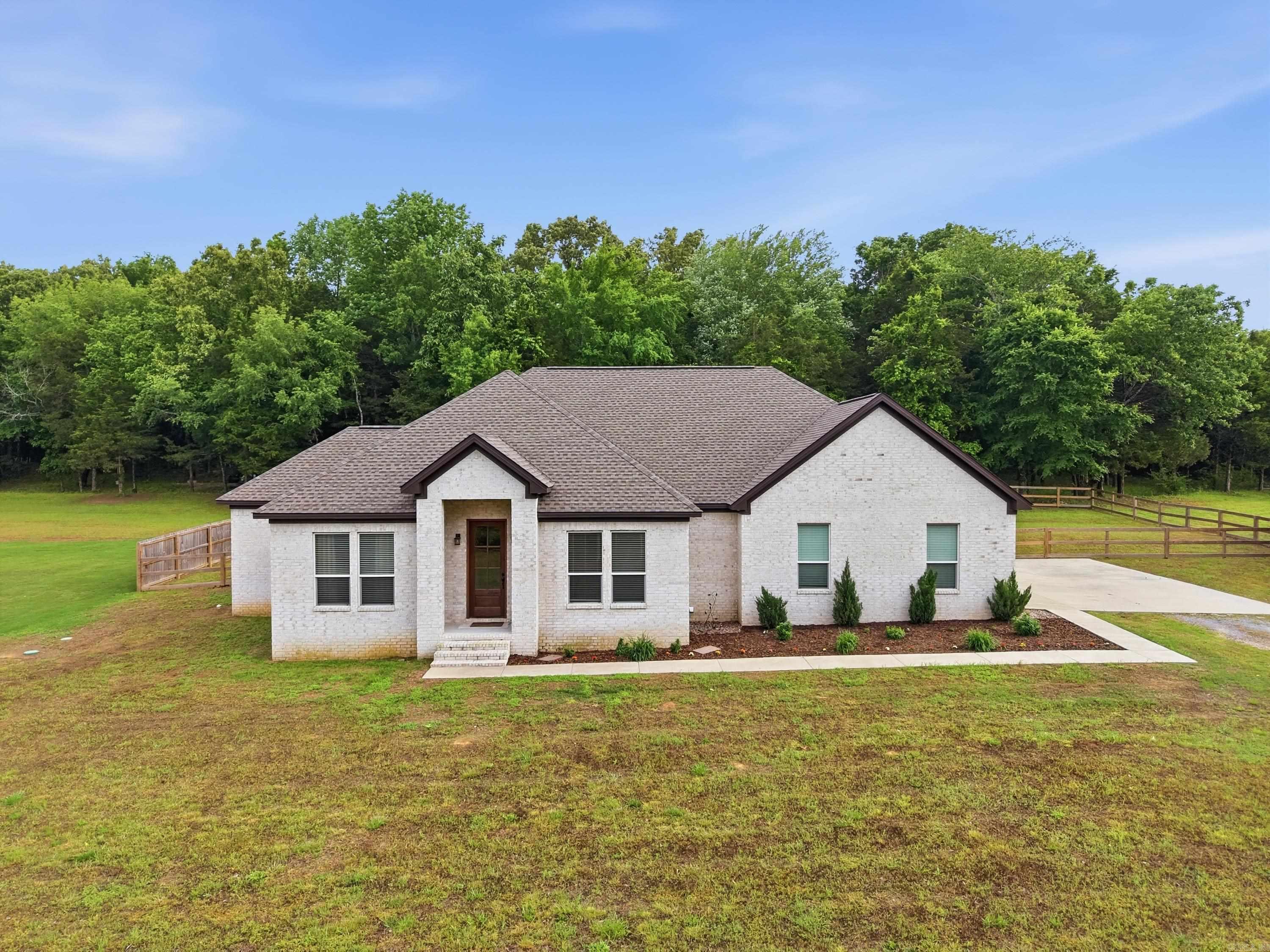 8 Diamond Ice Ln  Greenbrier, AR
