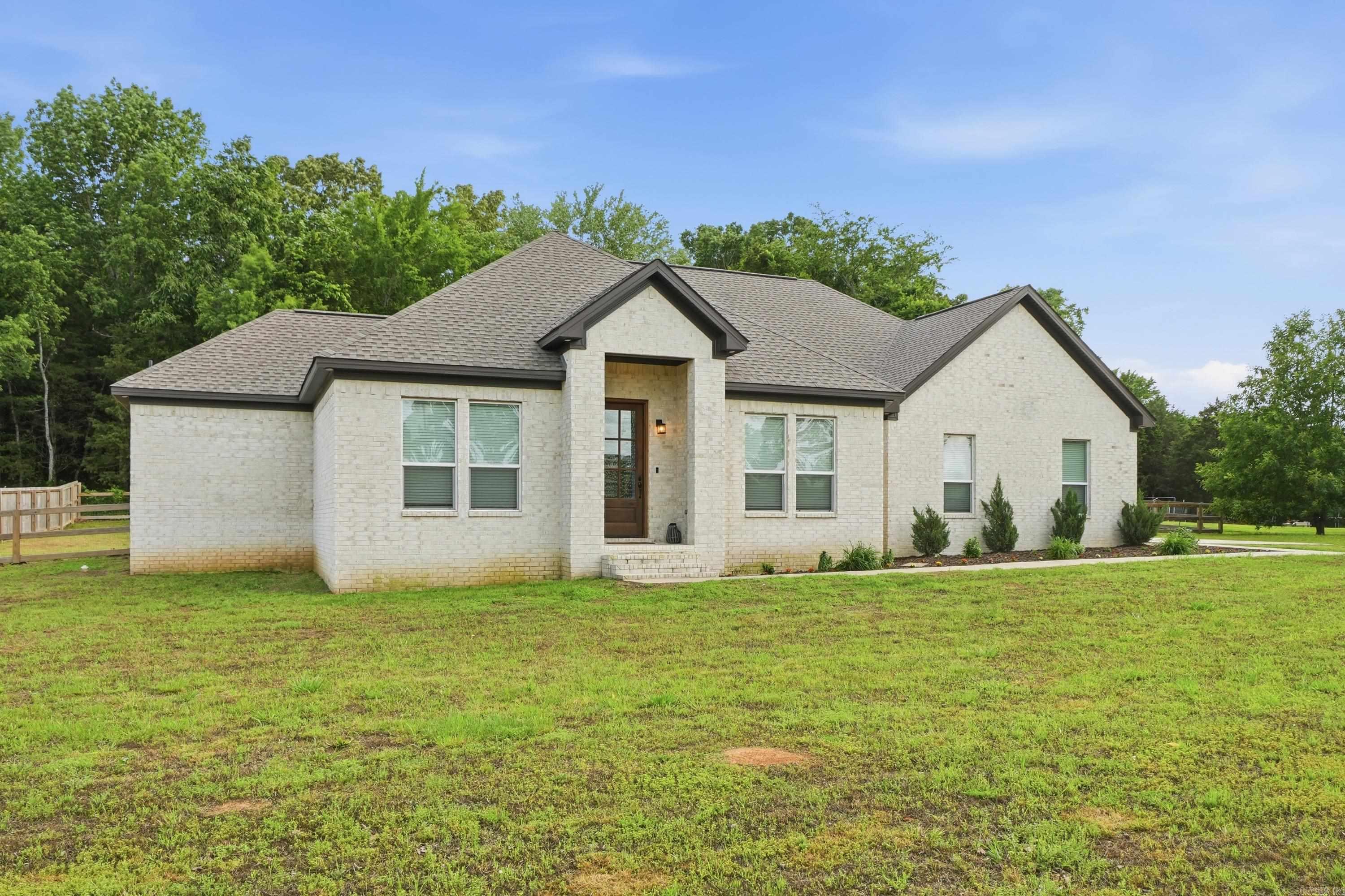 8 Diamond Ice Ln  Greenbrier, AR