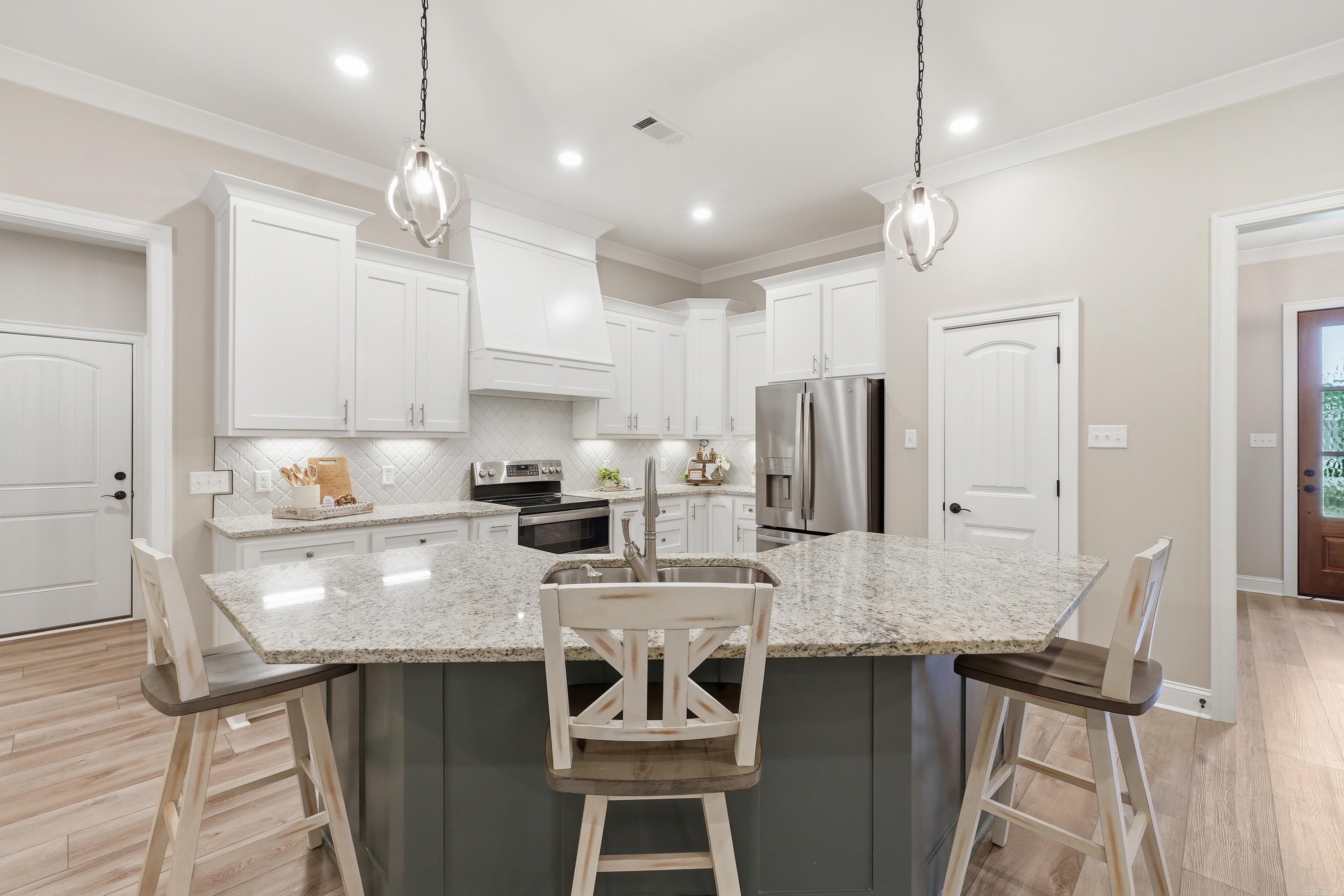 8 Diamond Ice Ln  Greenbrier, AR