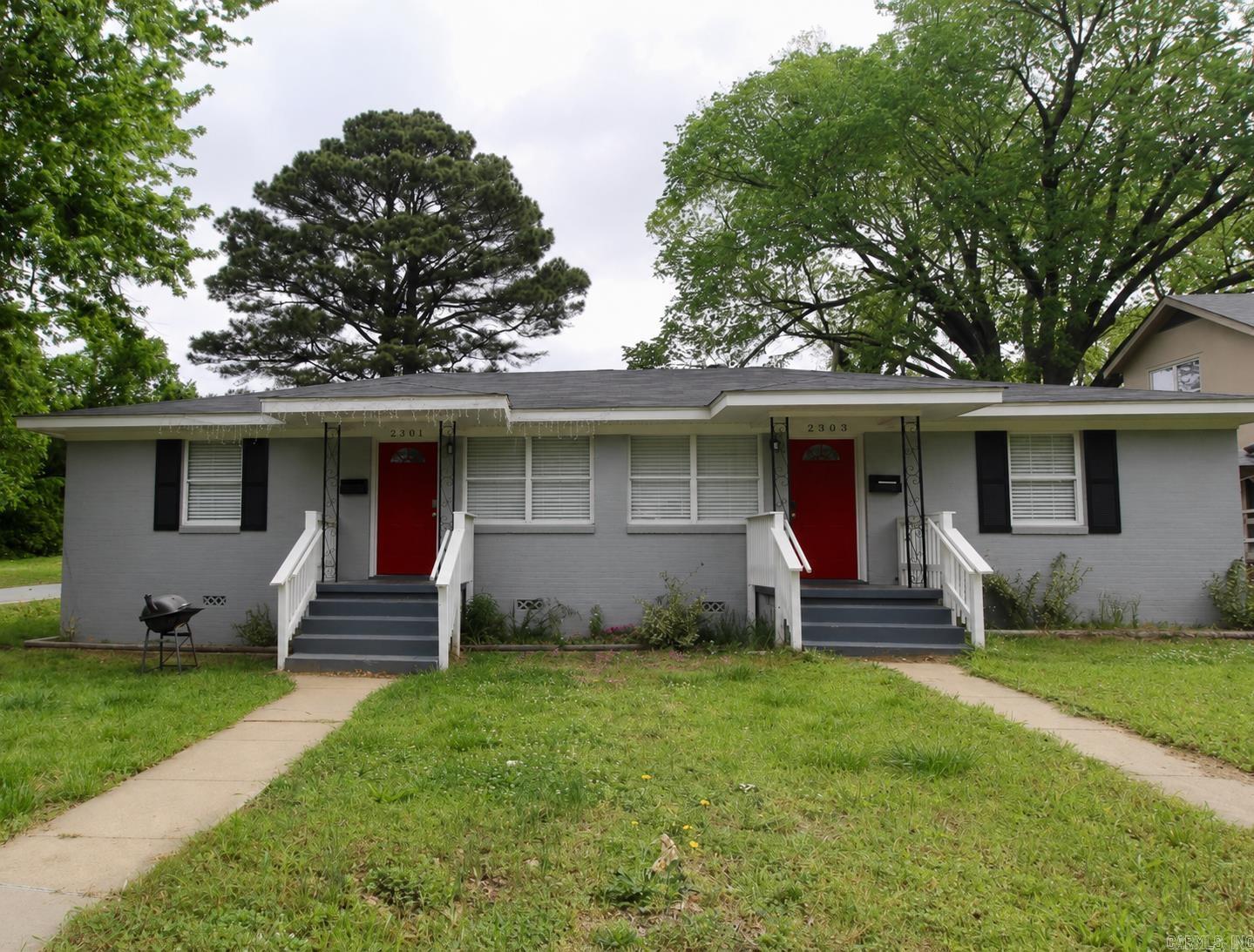 2301 & 2303 Brown St