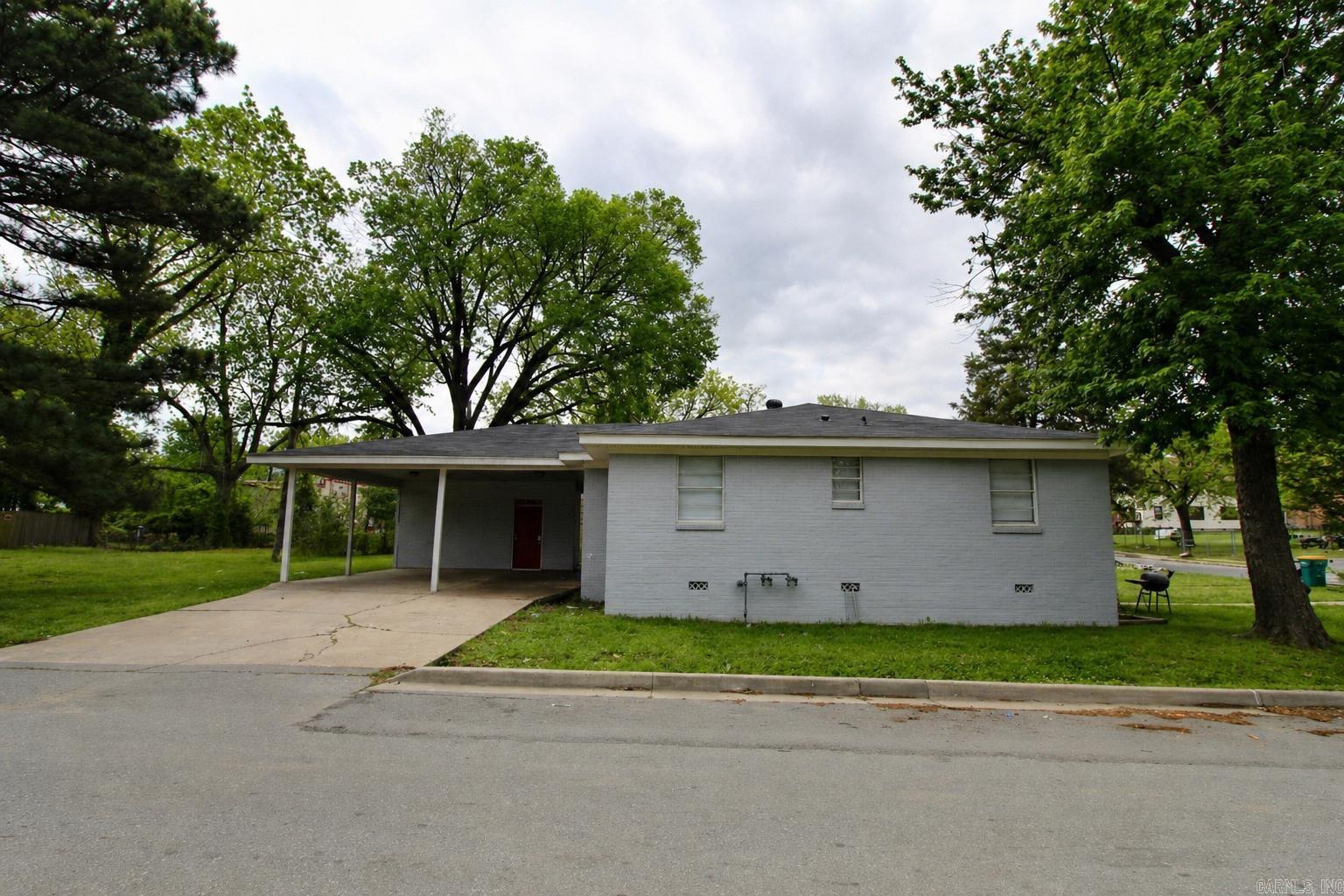 2301 & 2303 Brown St Little Rock, AR 72204