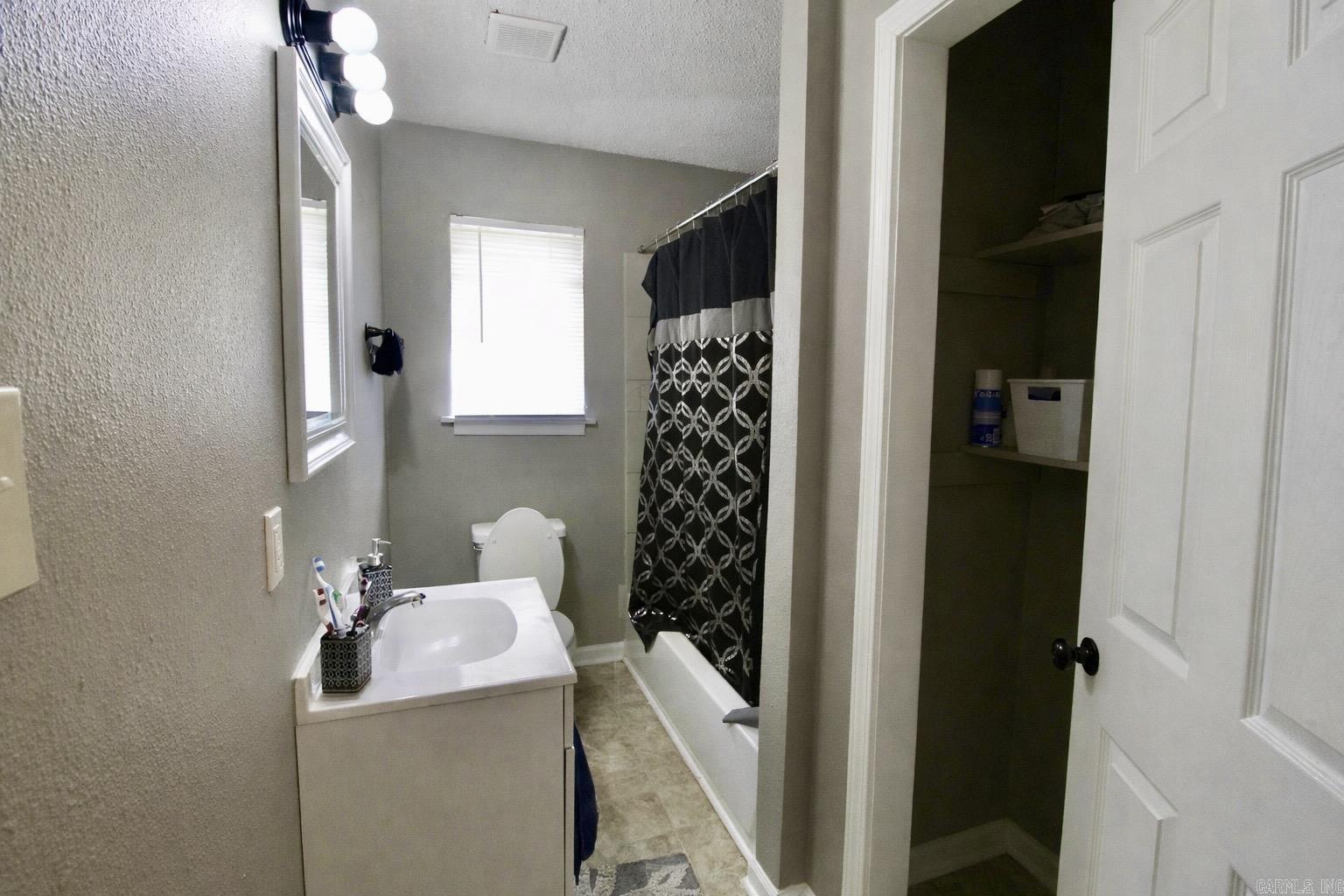 2301 & 2303 Brown St Little Rock, AR 72204