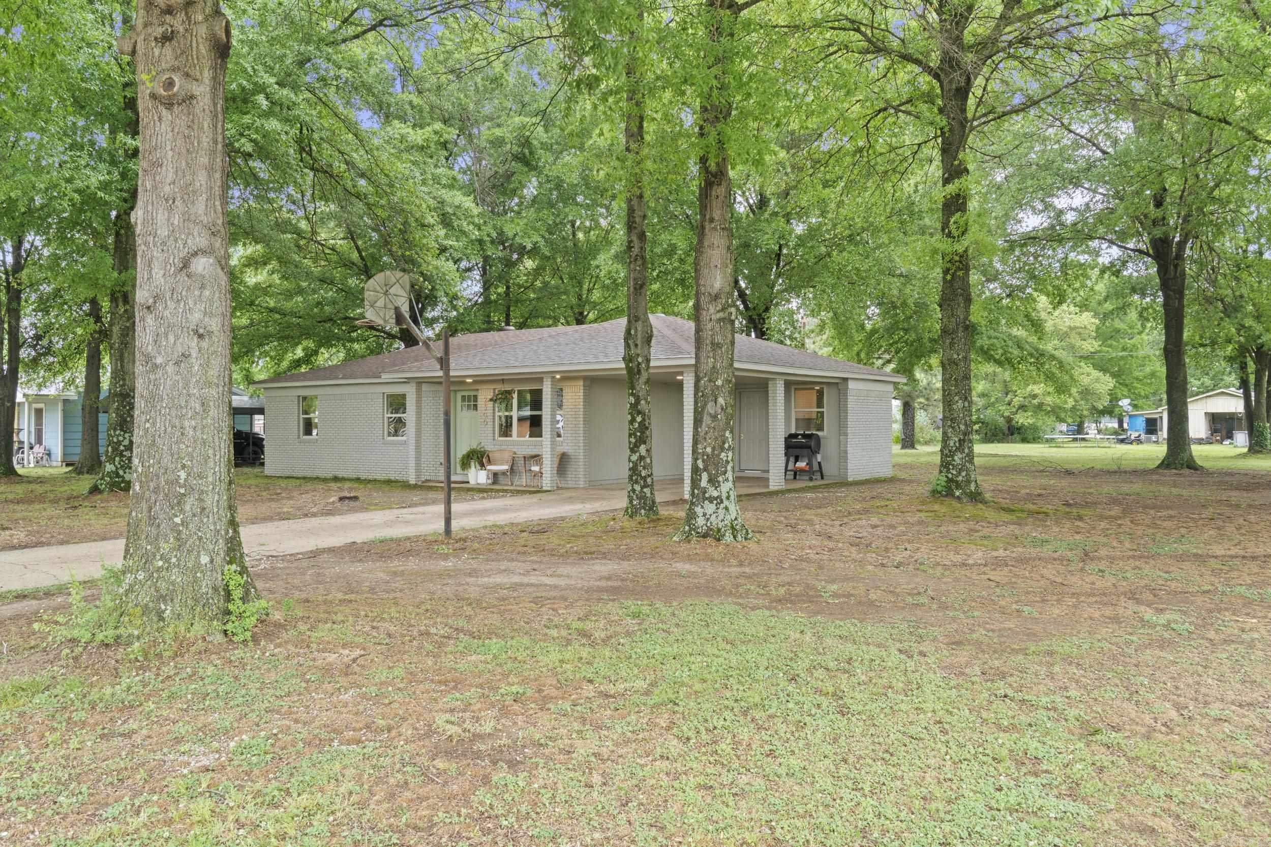 2300 W Park  Wynne, AR