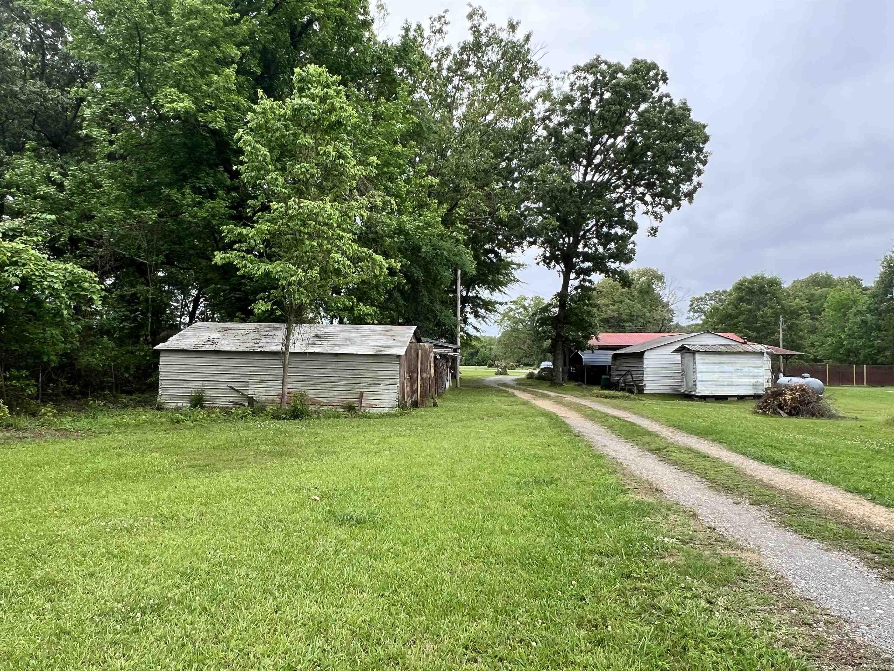 2471 W state 212  Star City, AR