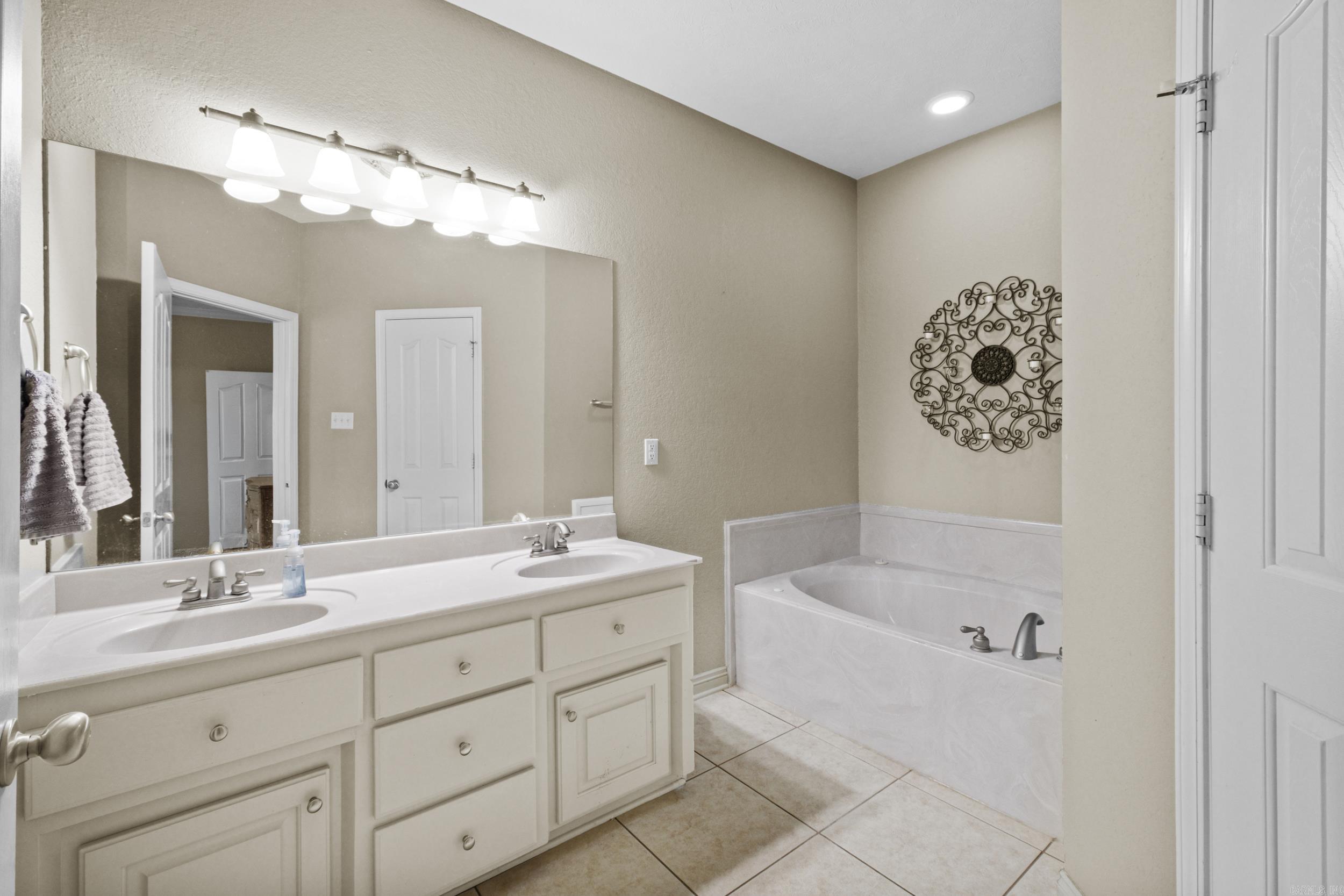 12 Cumberland Cv  Cabot, AR