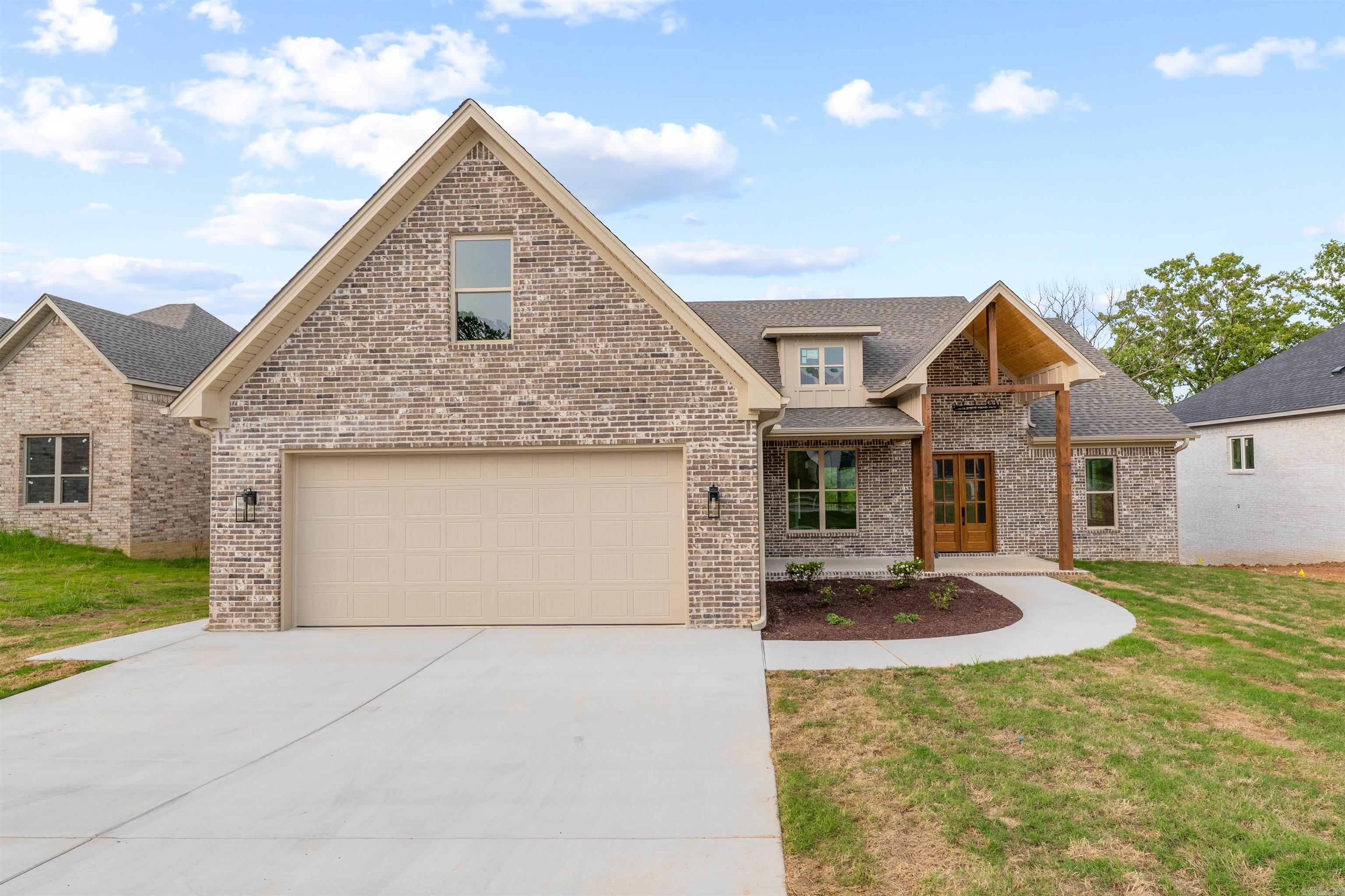 548 Valley Oak Drive