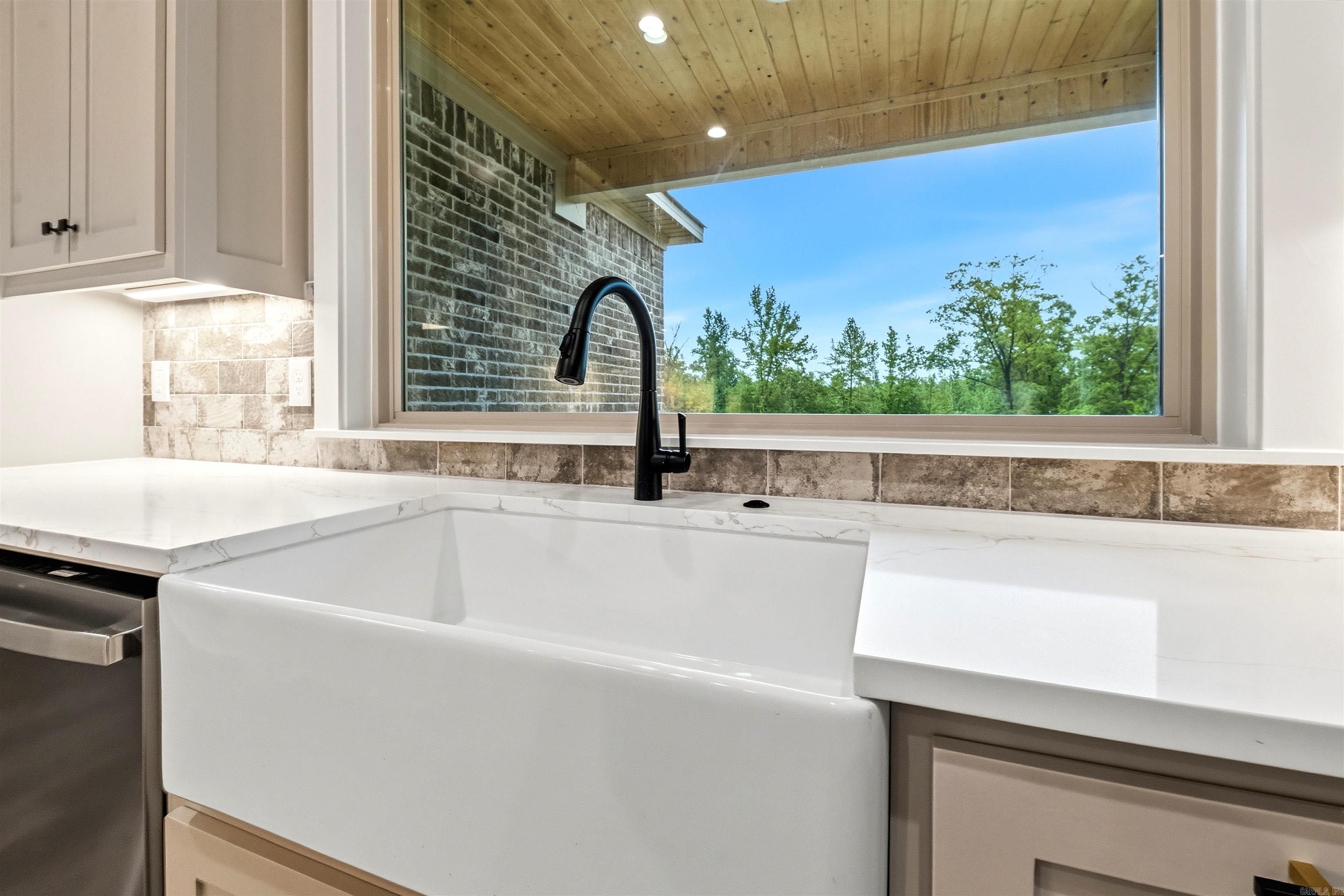 548 Valley Oak  Sherwood, AR
