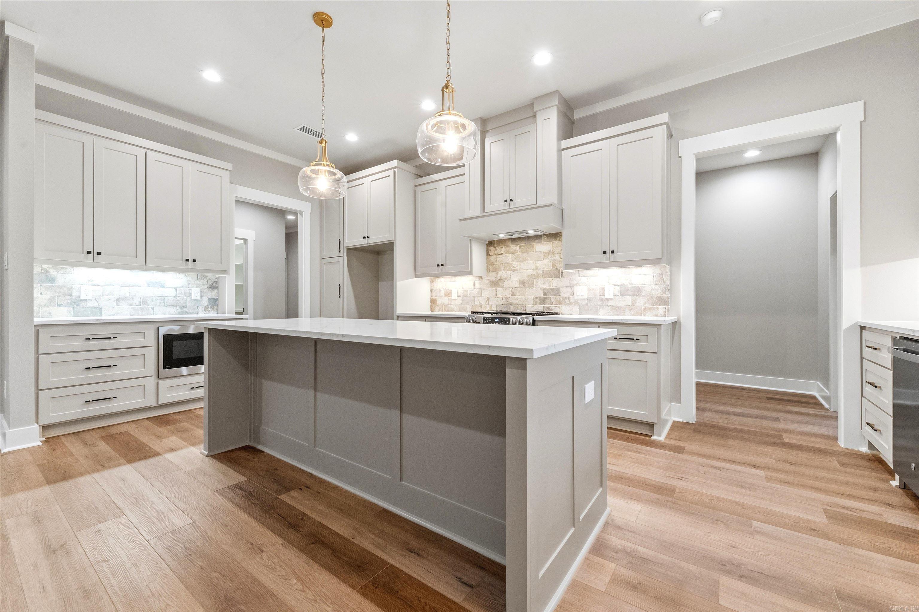 548 Valley Oak  Sherwood, AR