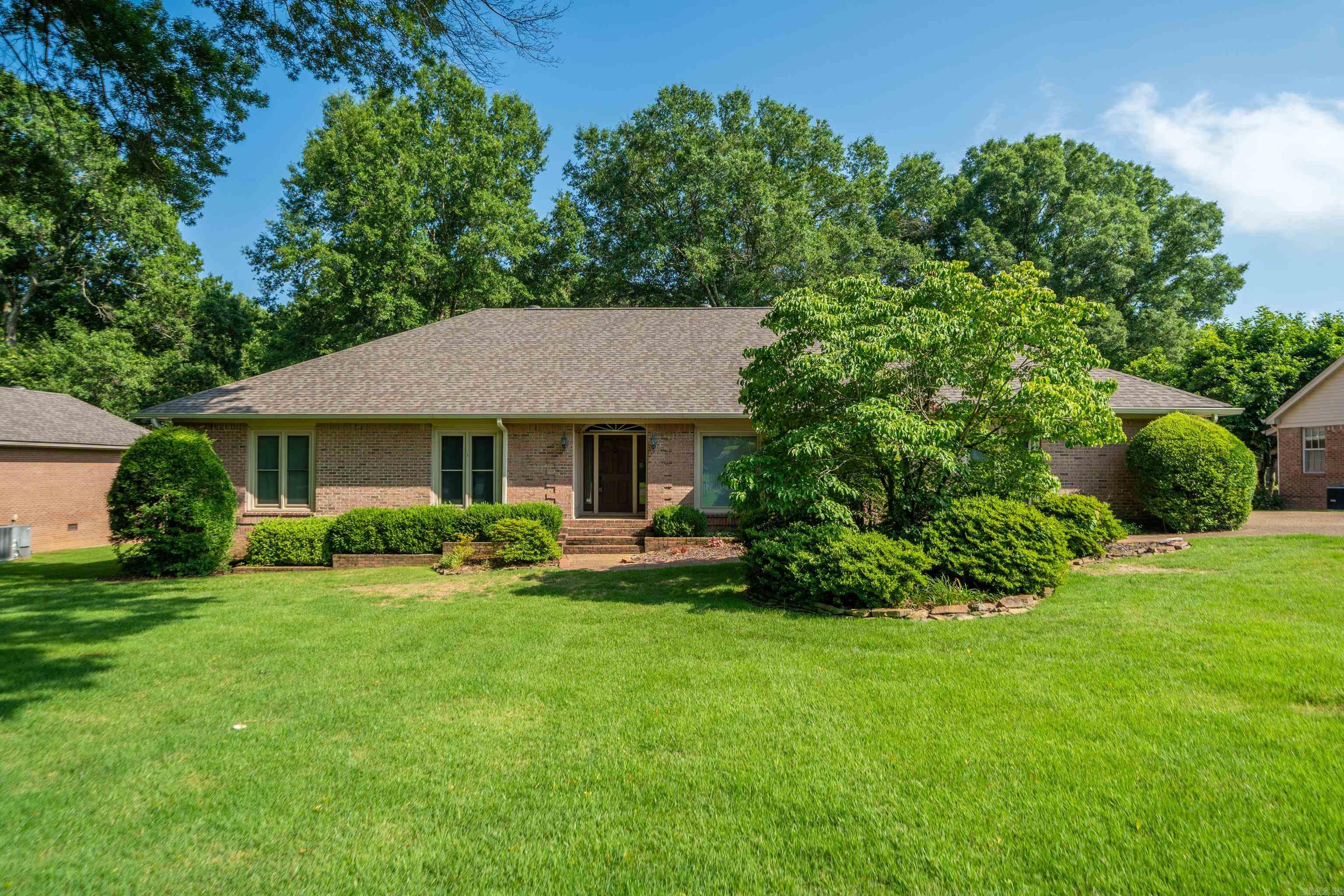 304 Quail Creek Hot Springs, AR 71901