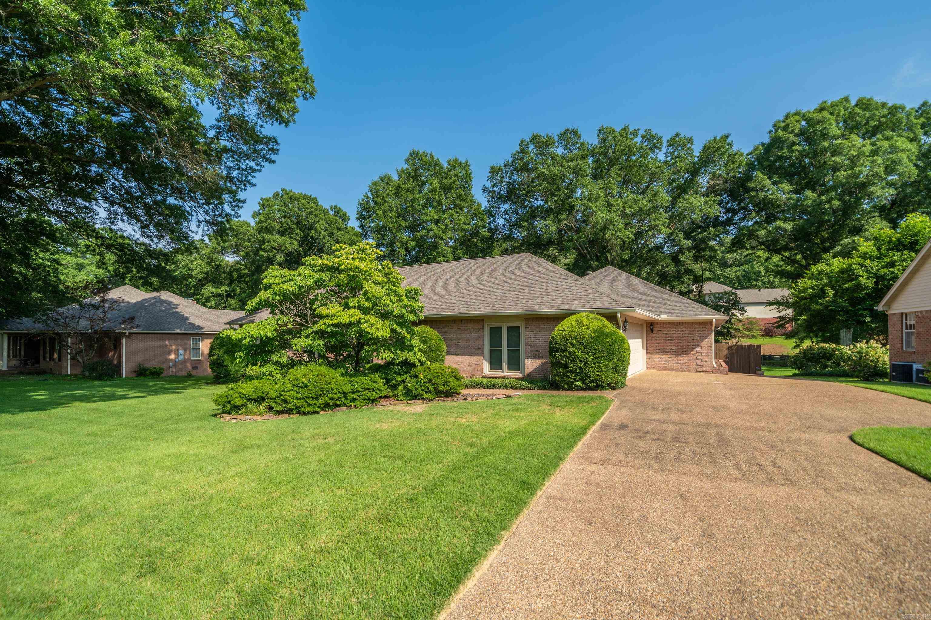 304 Quail Creek Hot Springs, AR 71901