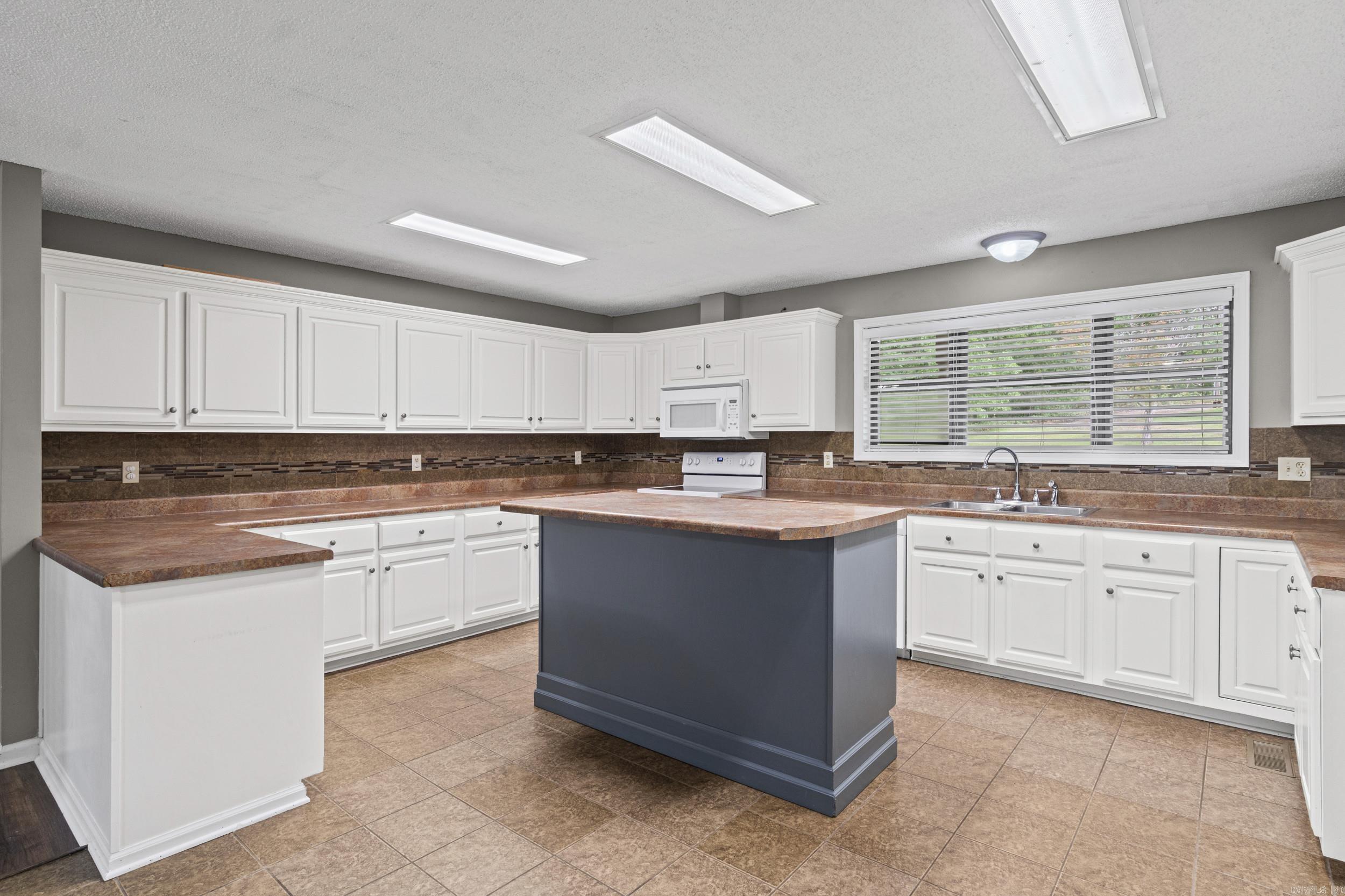 540 County Road 303  Cherry Valley, AR