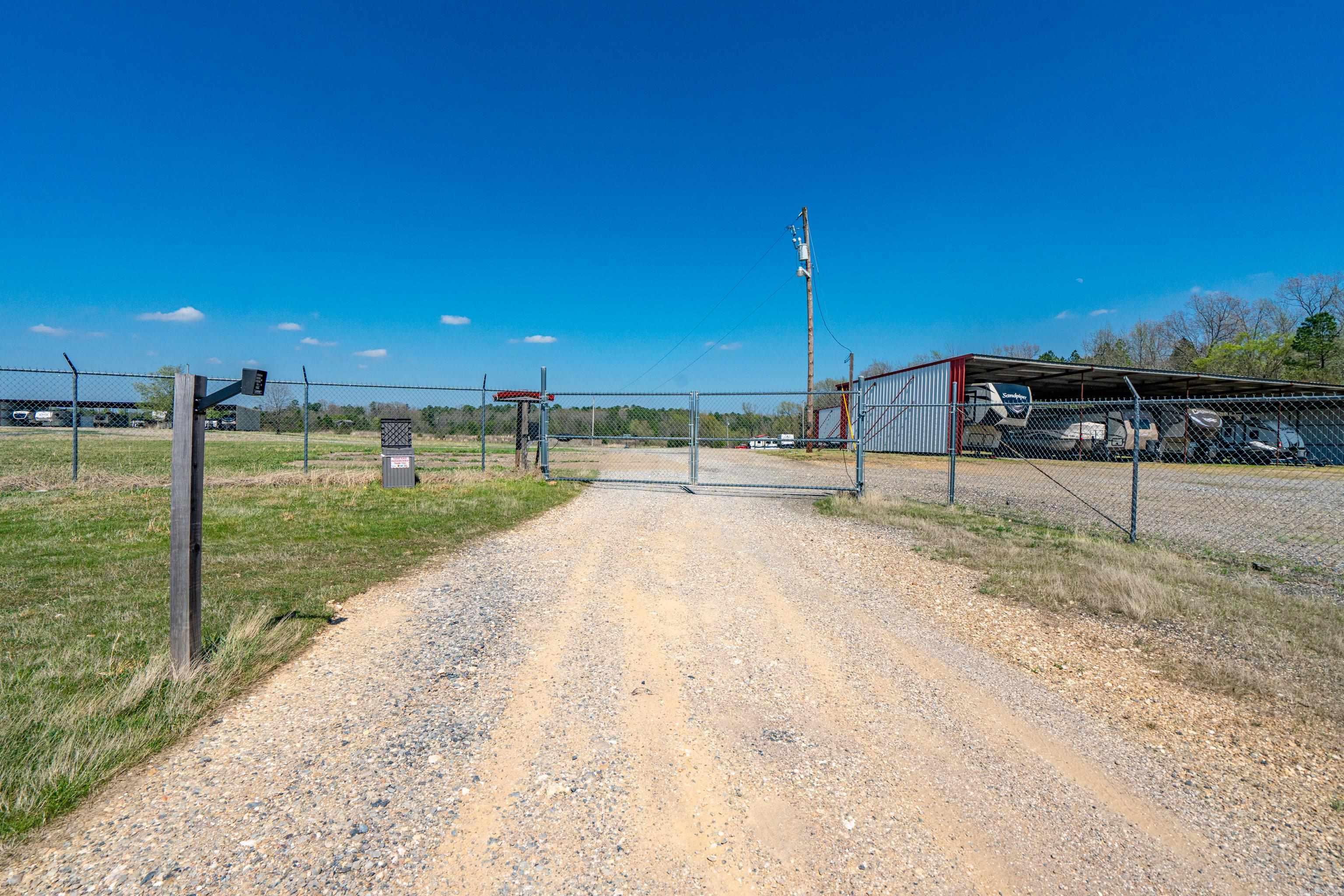 3056 Highway 270 E  Mount Ida, AR