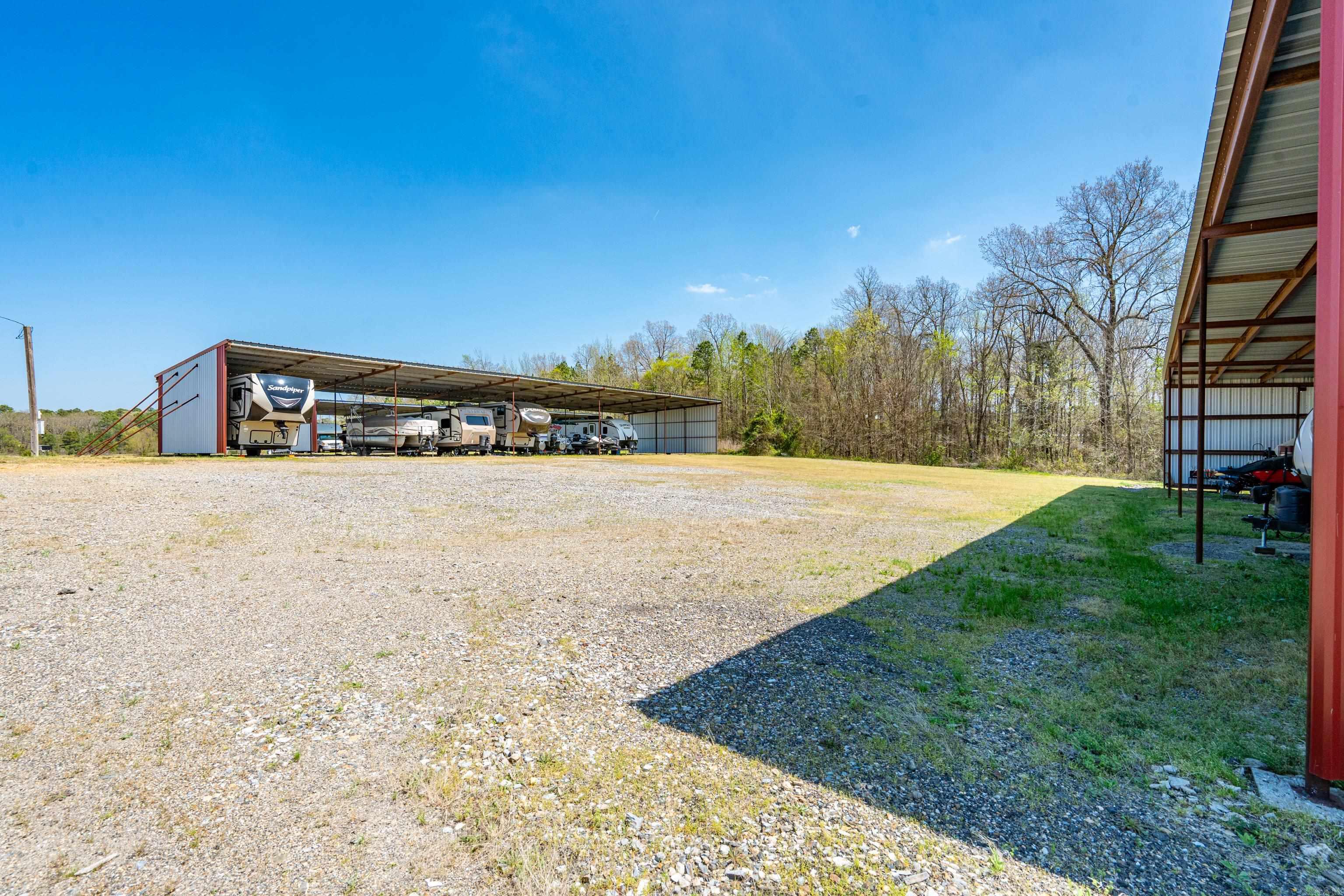 3056 Highway 270 E  Mount Ida, AR