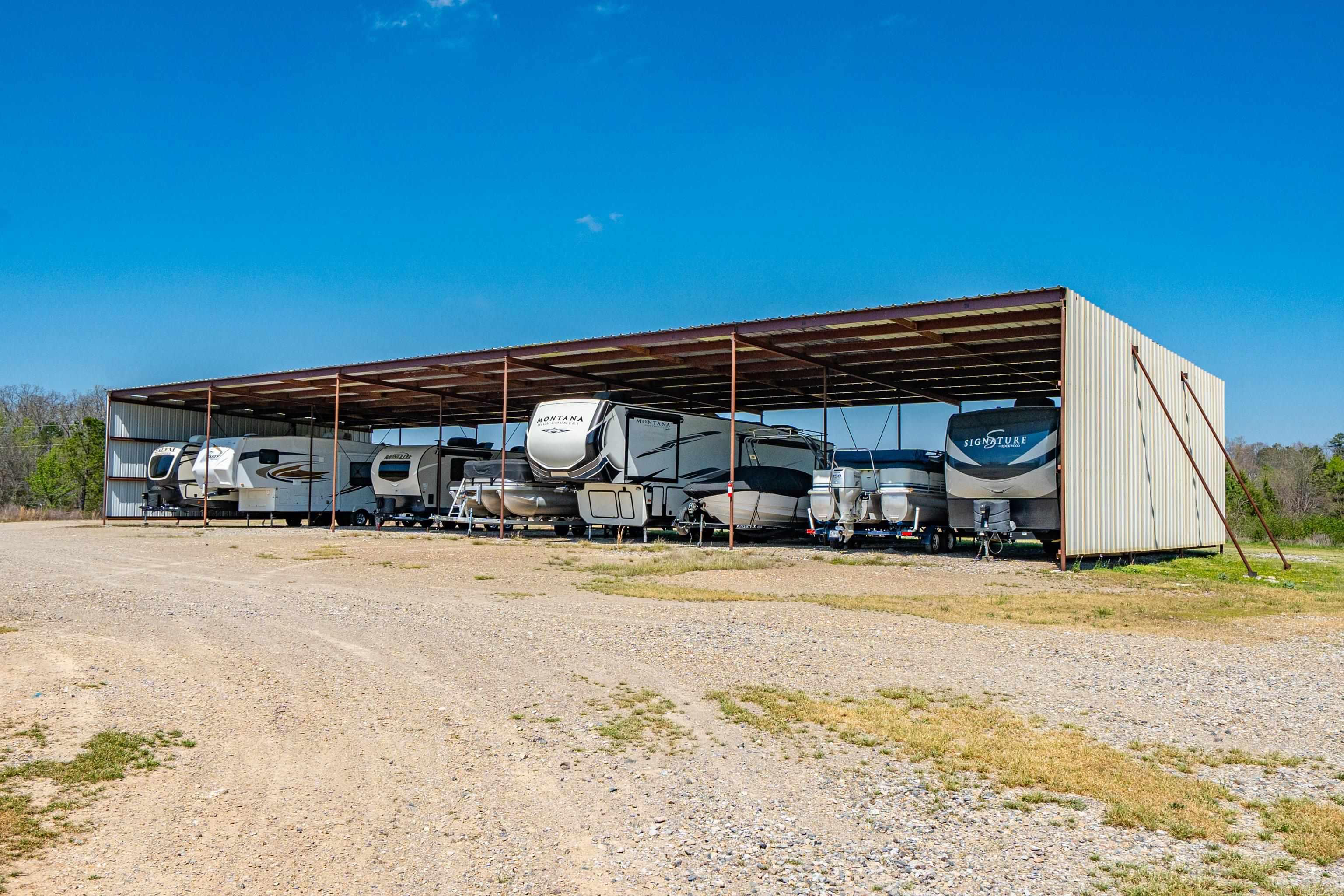 3056 Highway 270 E  Mount Ida, AR