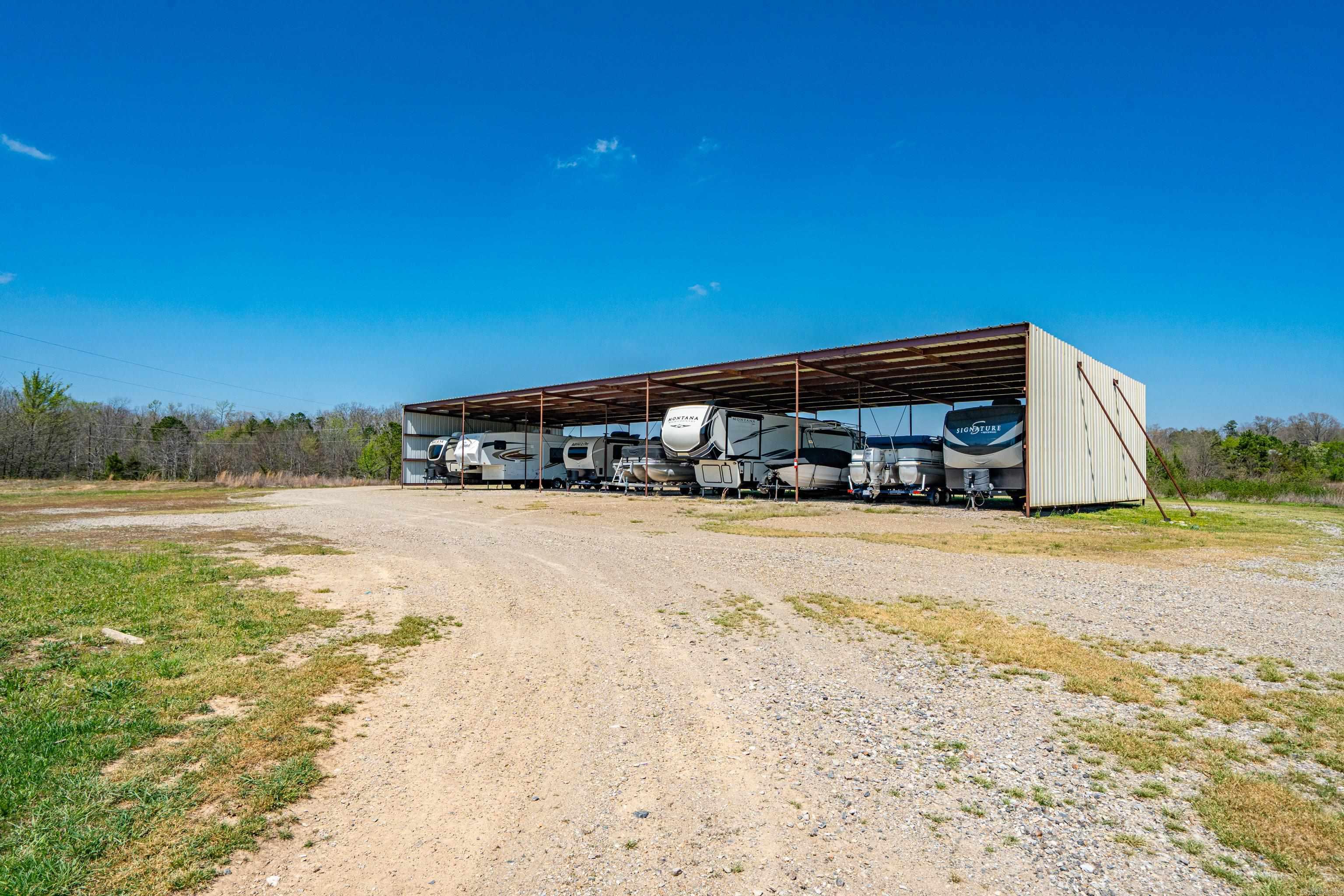 3056 Highway 270 E  Mount Ida, AR