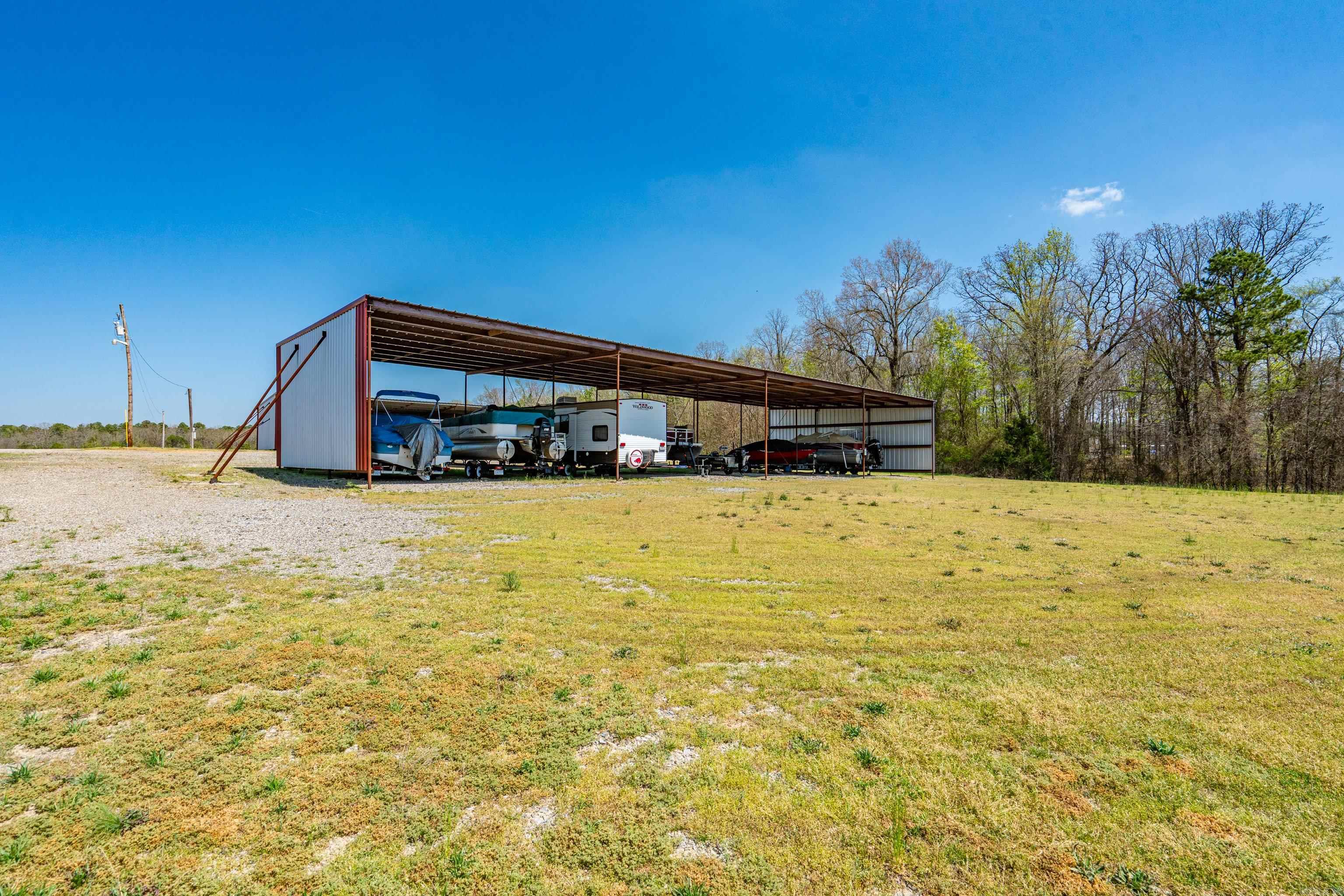 3056 Highway 270 E  Mount Ida, AR