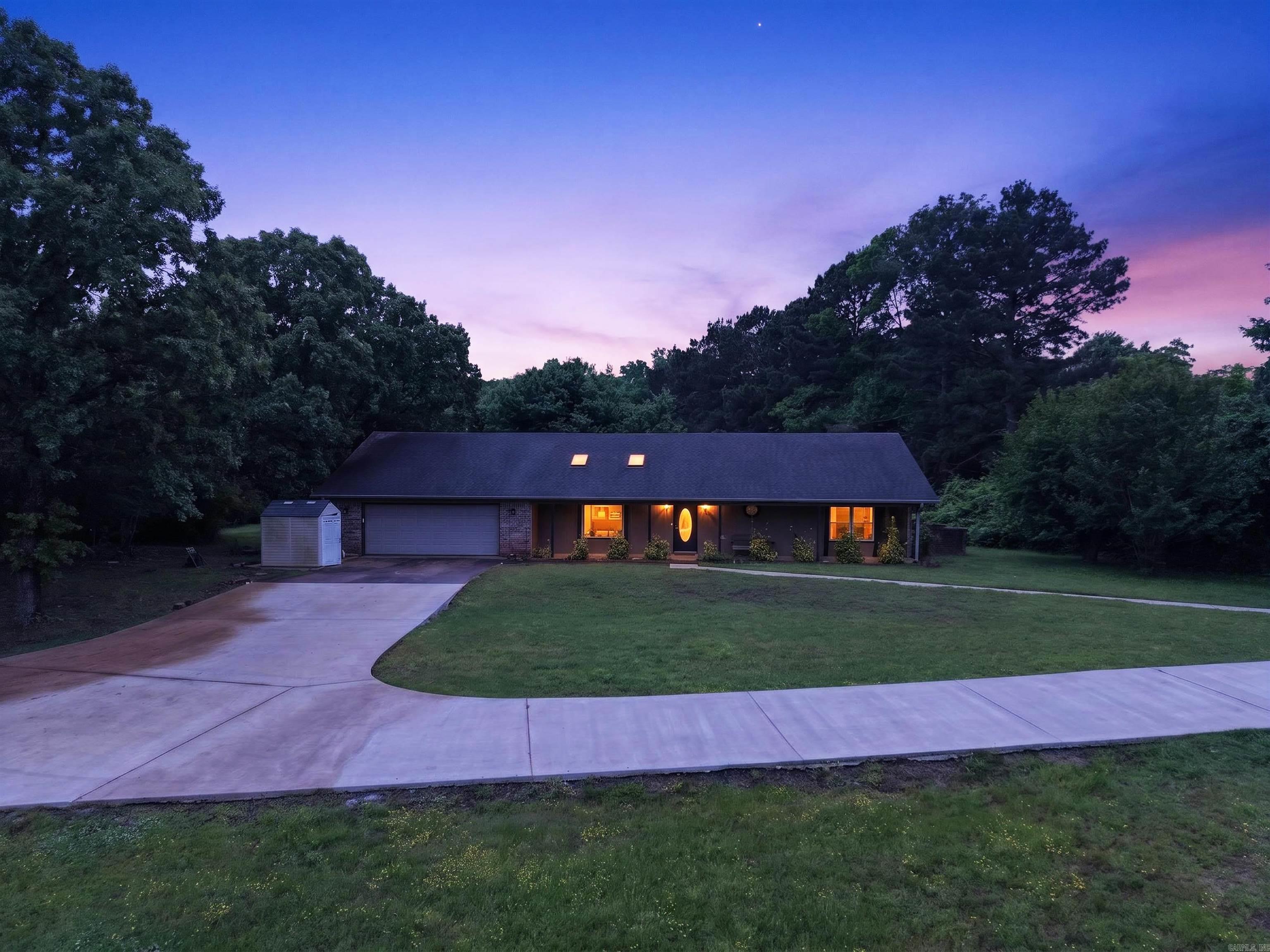 121 Rolling Meadows  Austin, AR