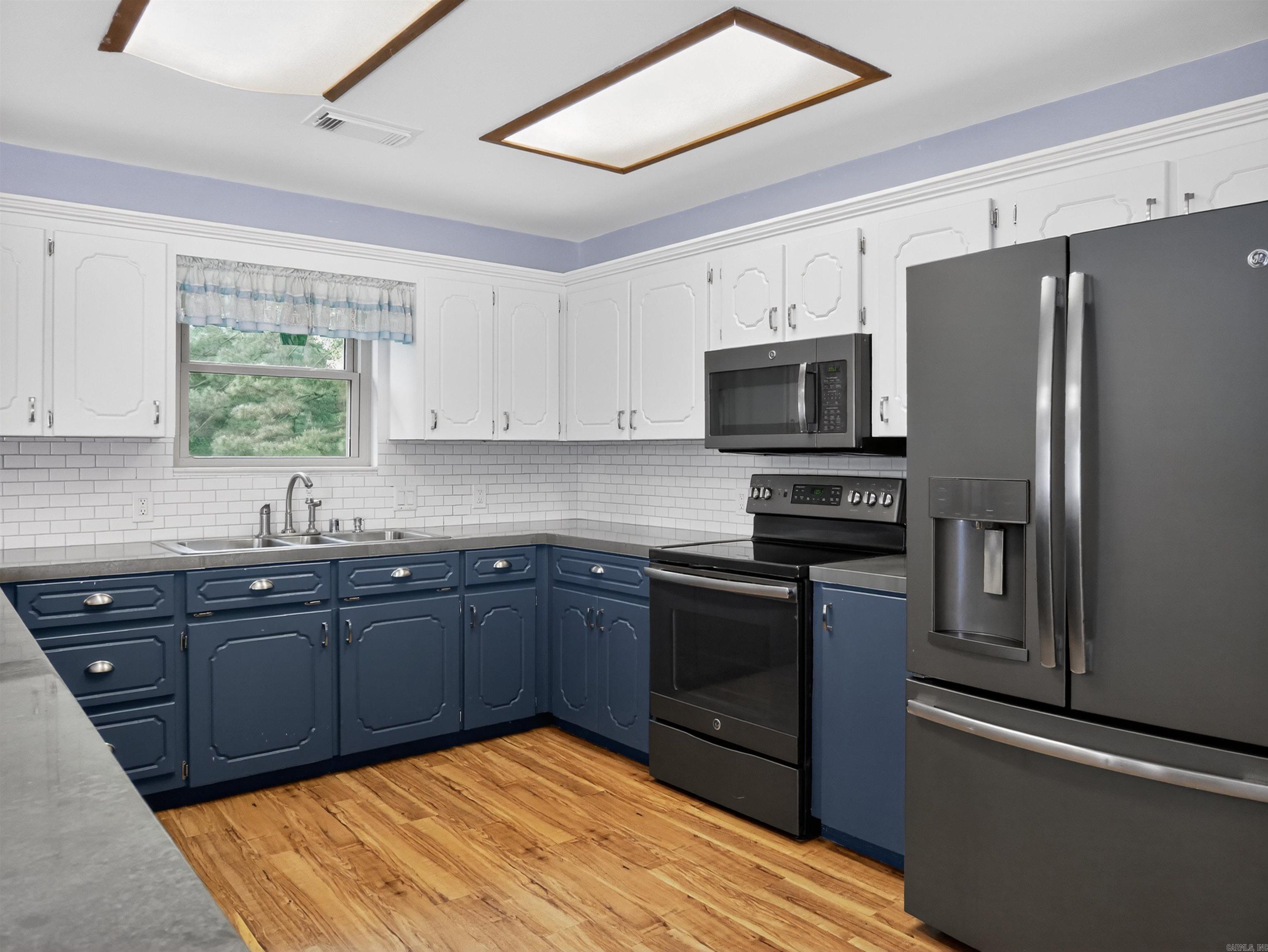 121 Rolling Meadows  Austin, AR