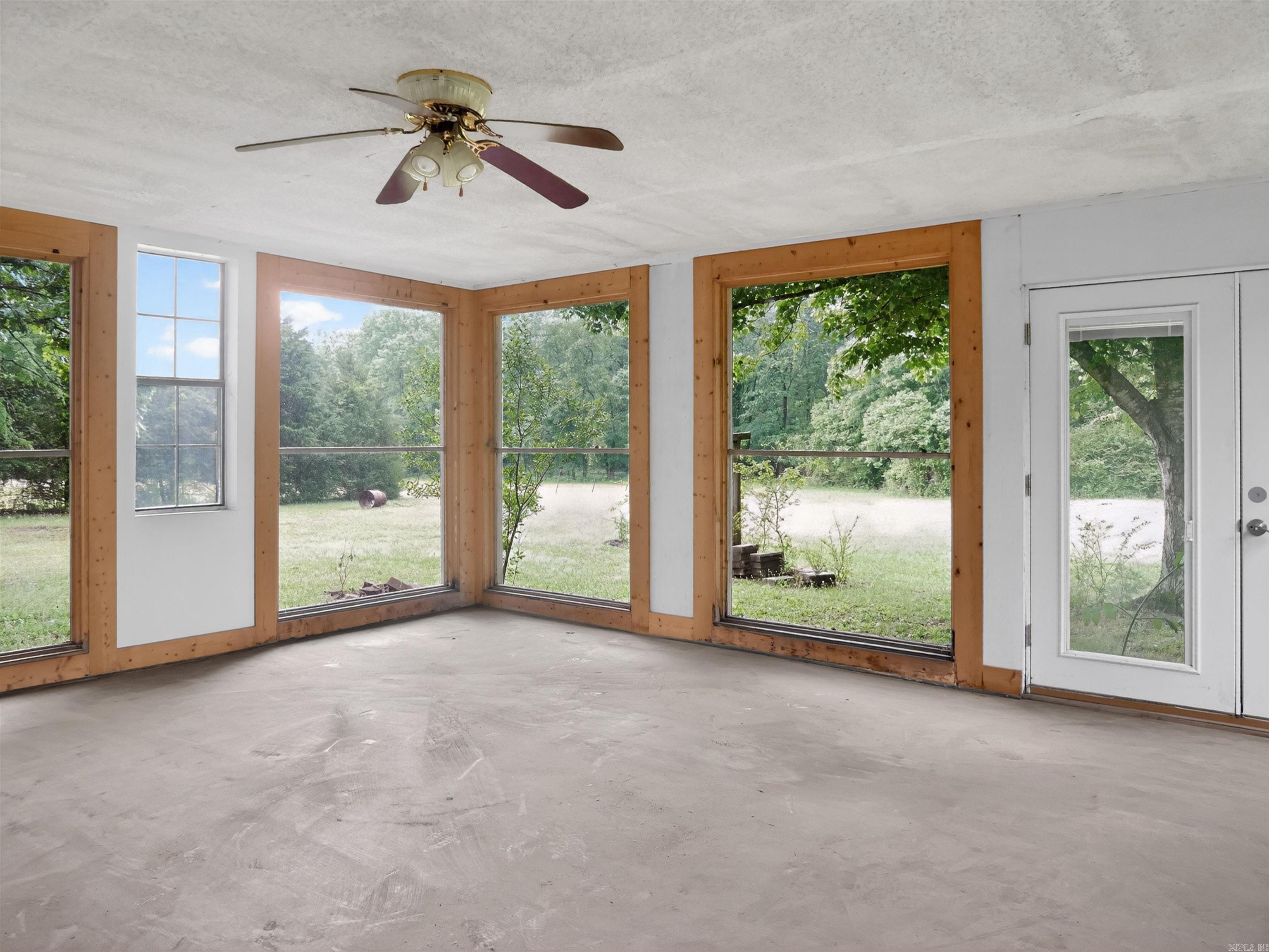 121 Rolling Meadows  Austin, AR