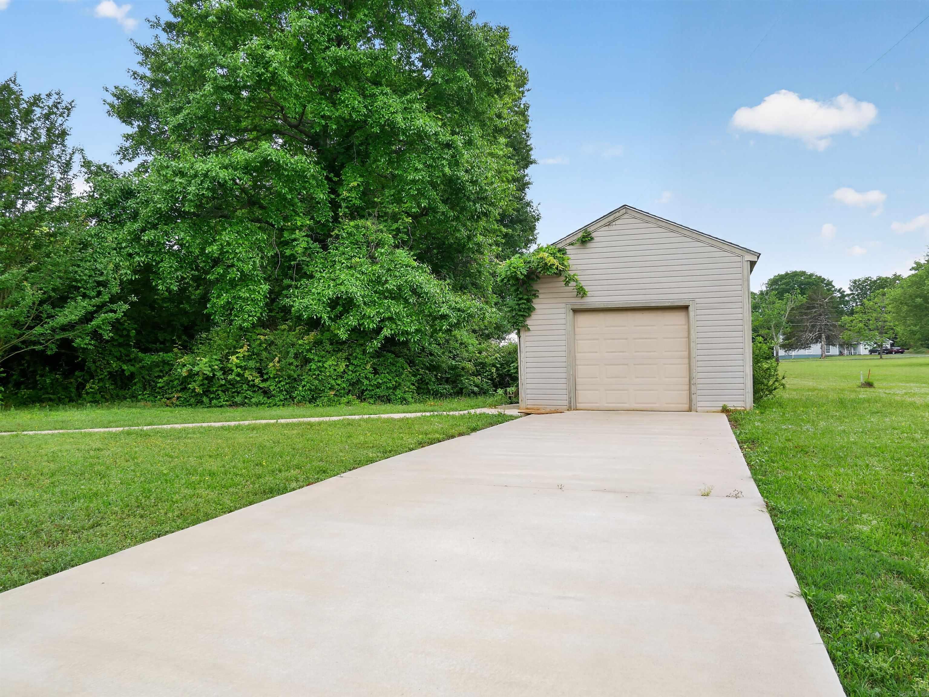 121 Rolling Meadows  Austin, AR