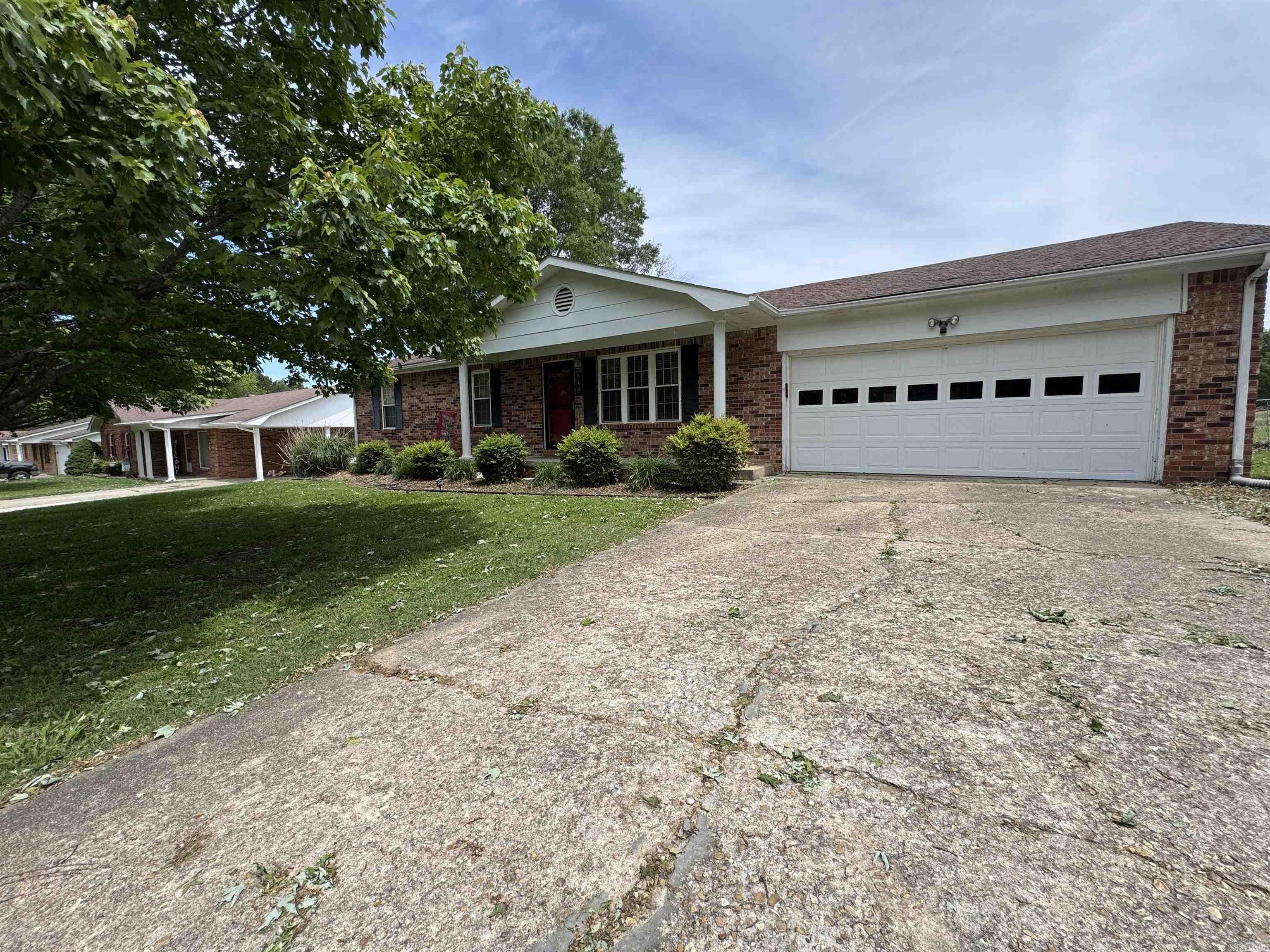 549 Ann  Piggott, AR
