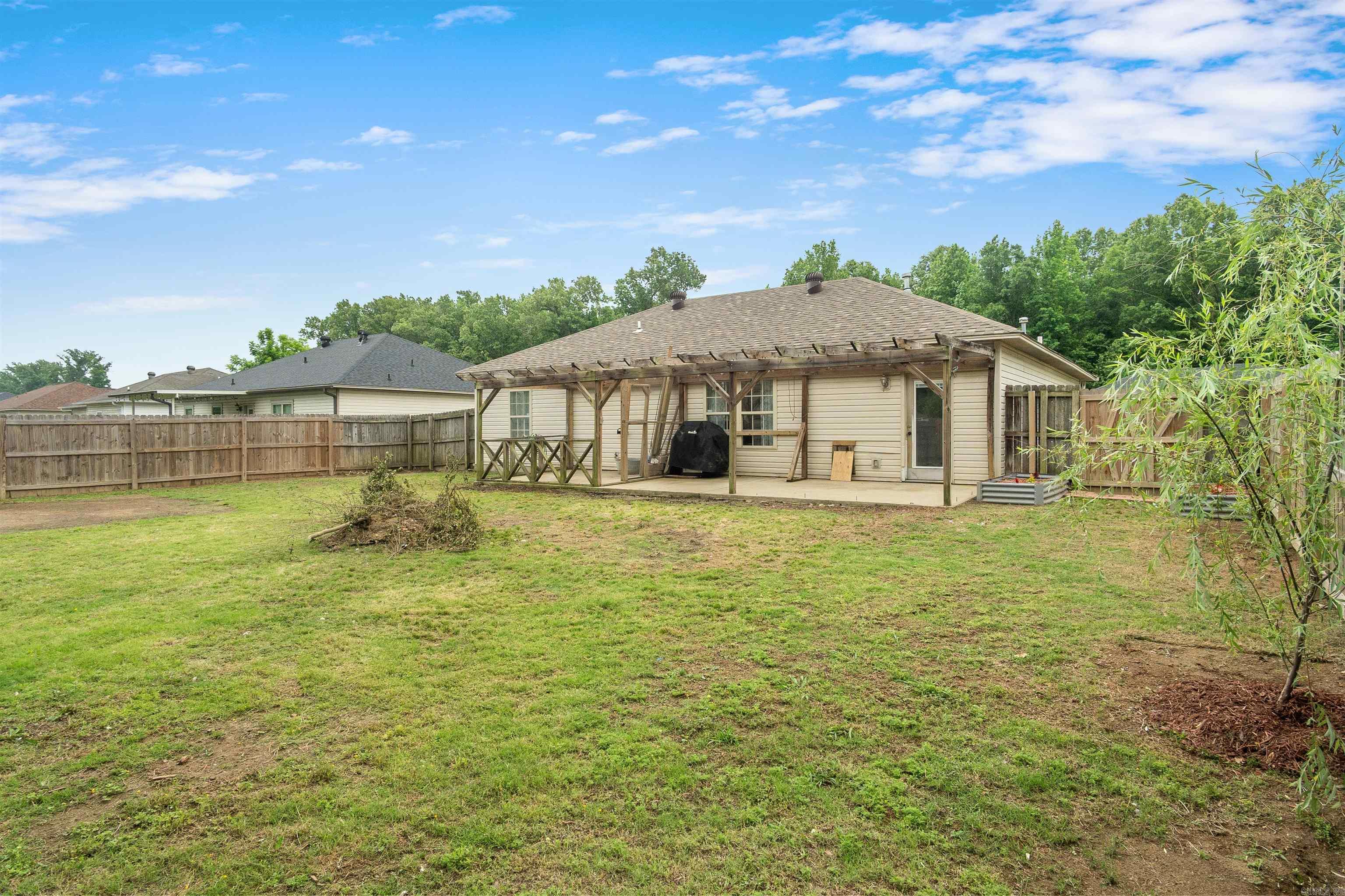 172 Peach  Austin, AR