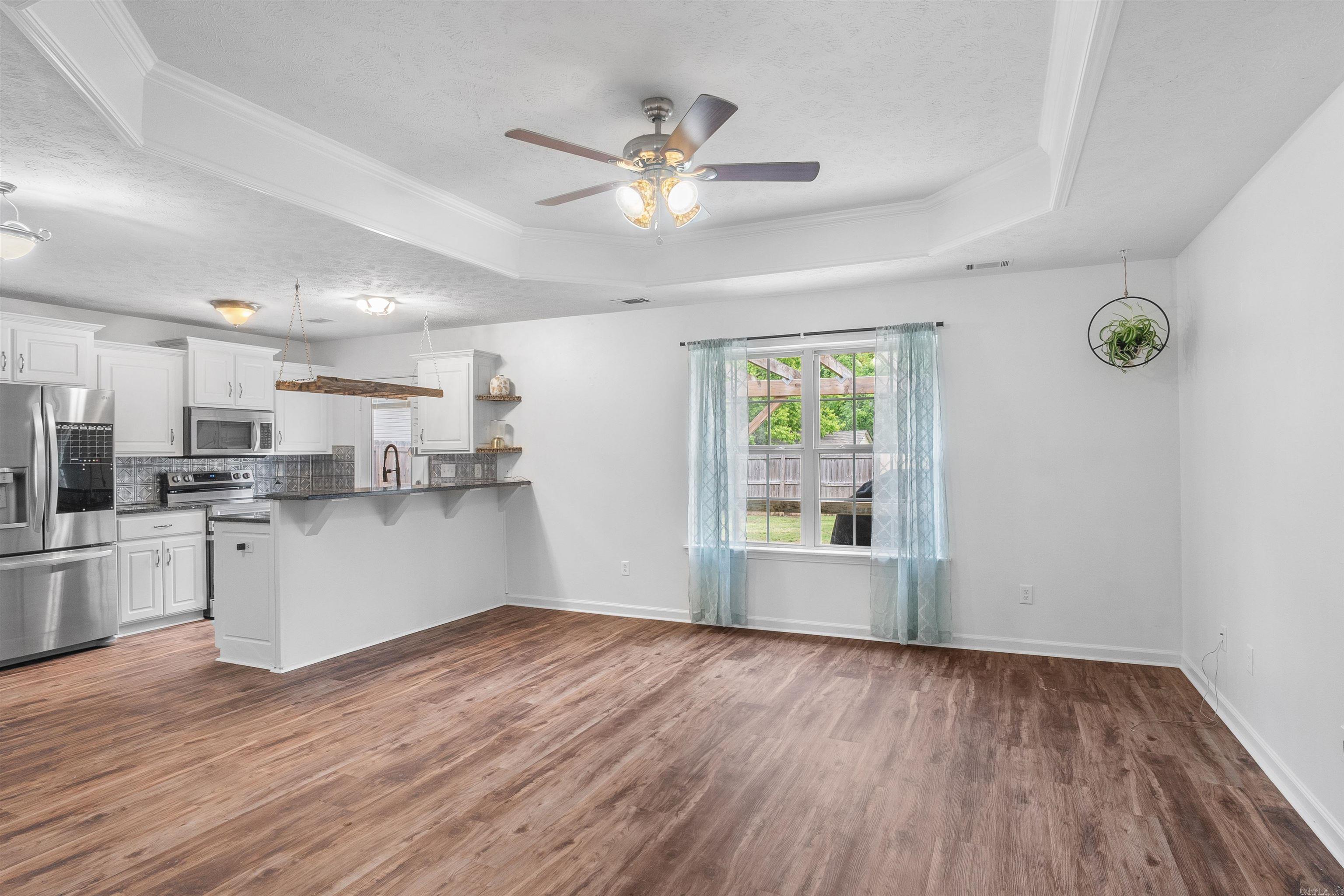 172 Peach  Austin, AR