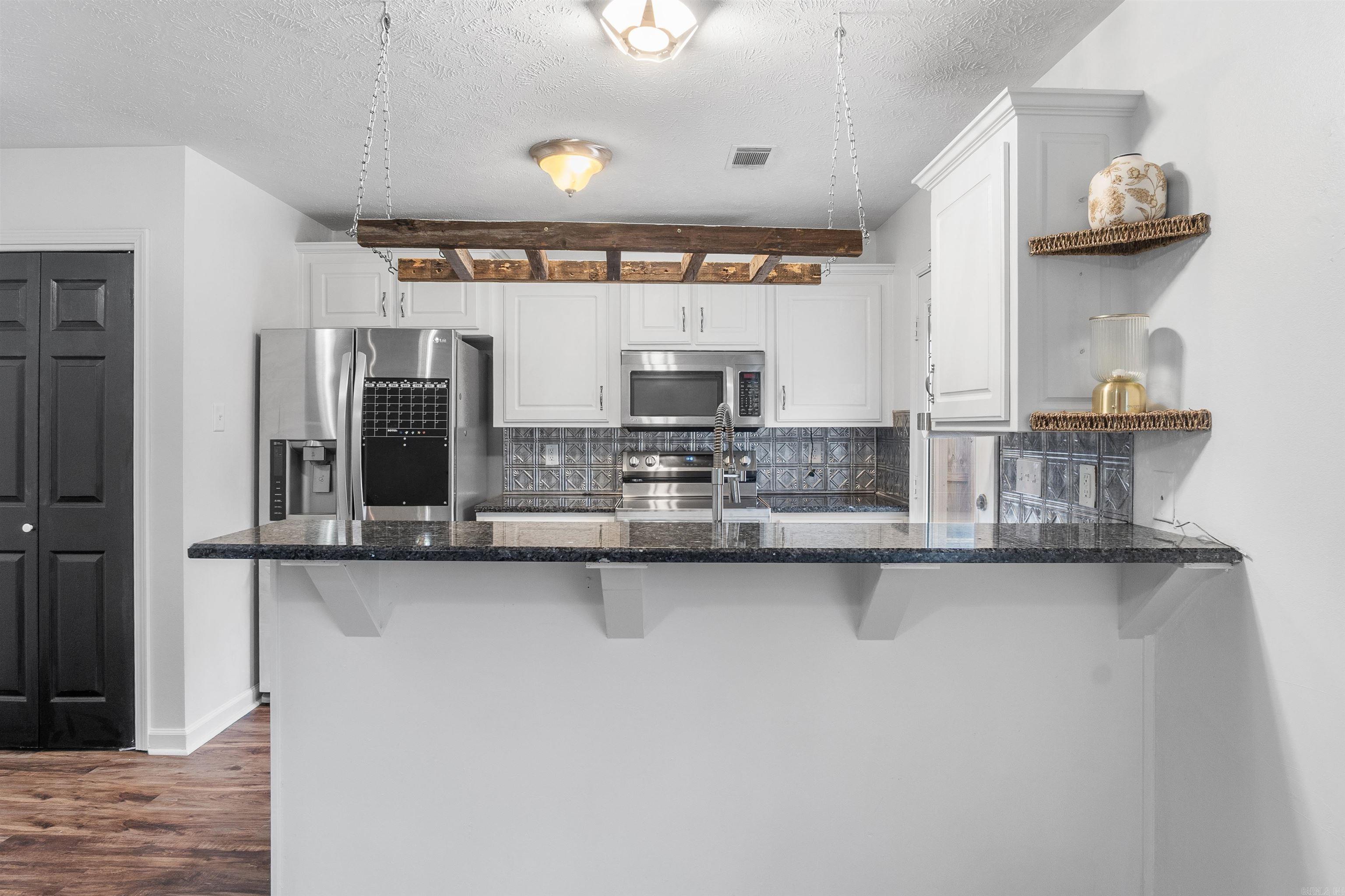 172 Peach  Austin, AR