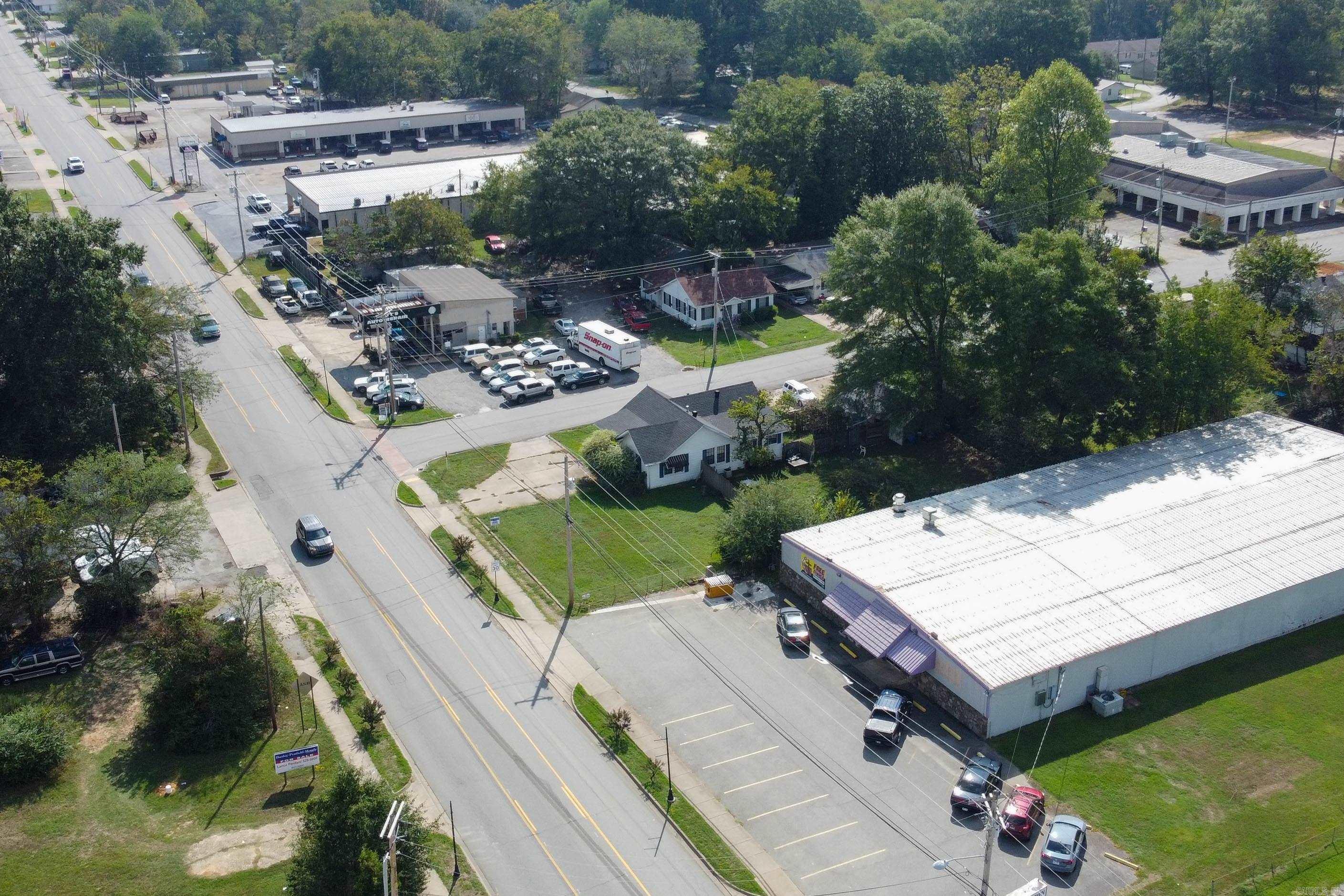 1200 W South  Benton, AR