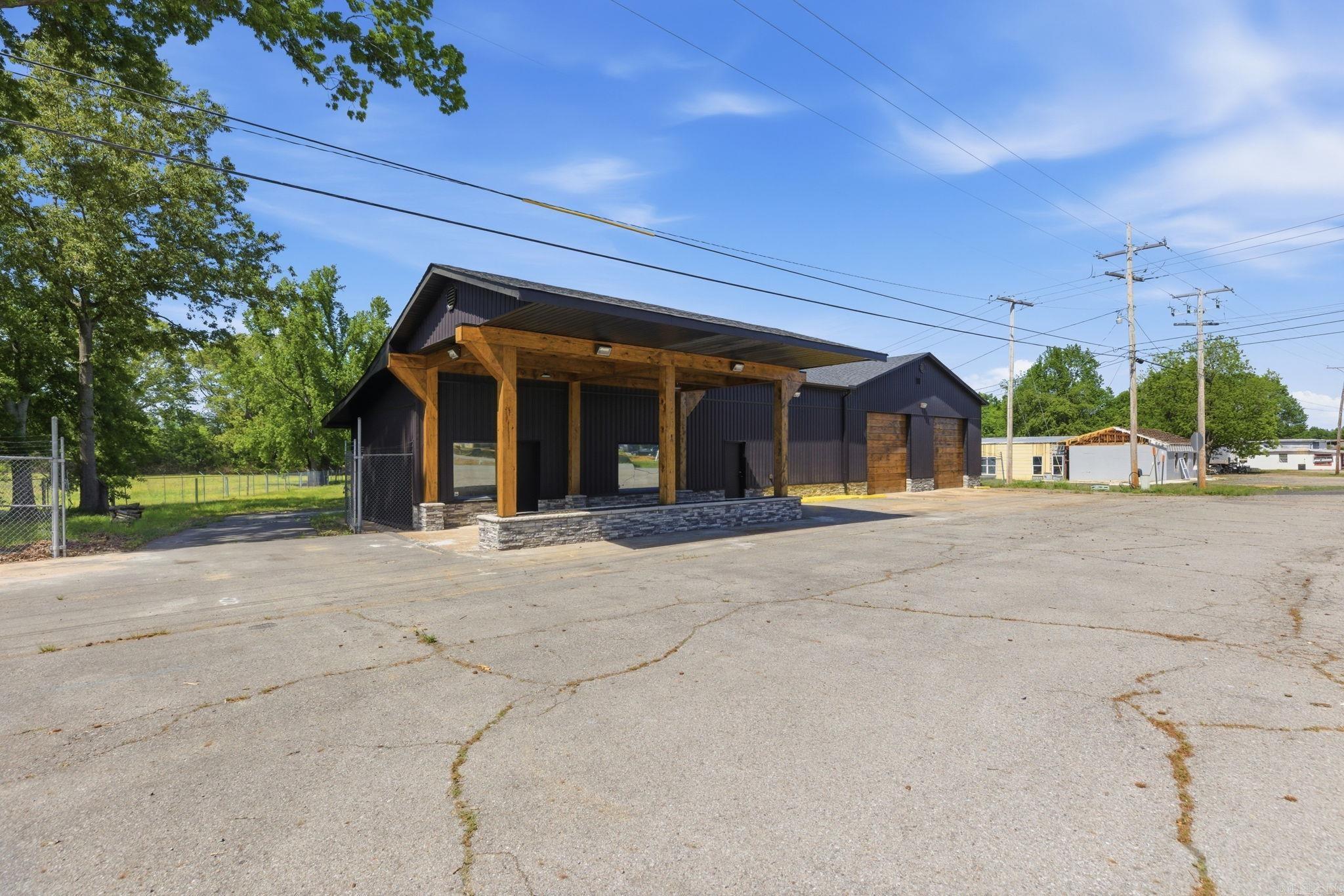 702 DeWitt Henry  Beebe, AR