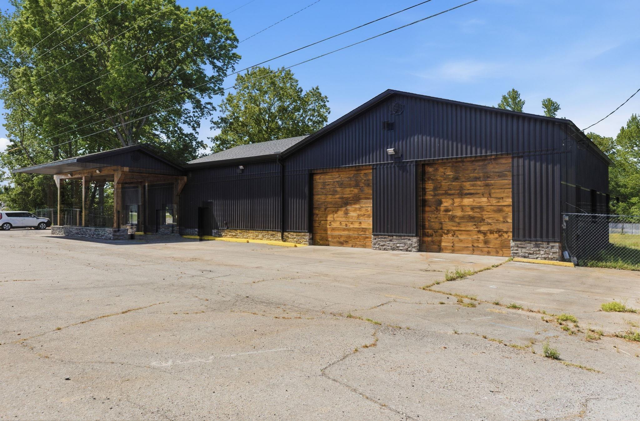 702 DeWitt Henry  Beebe, AR