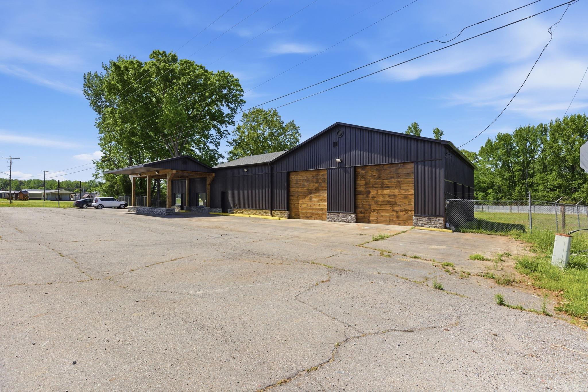 702 DeWitt Henry  Beebe, AR