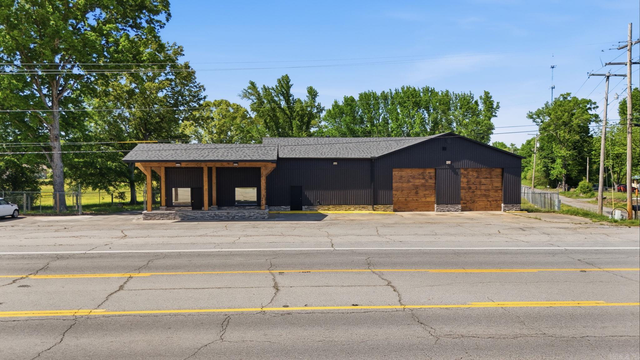 702 DeWitt Henry  Beebe, AR