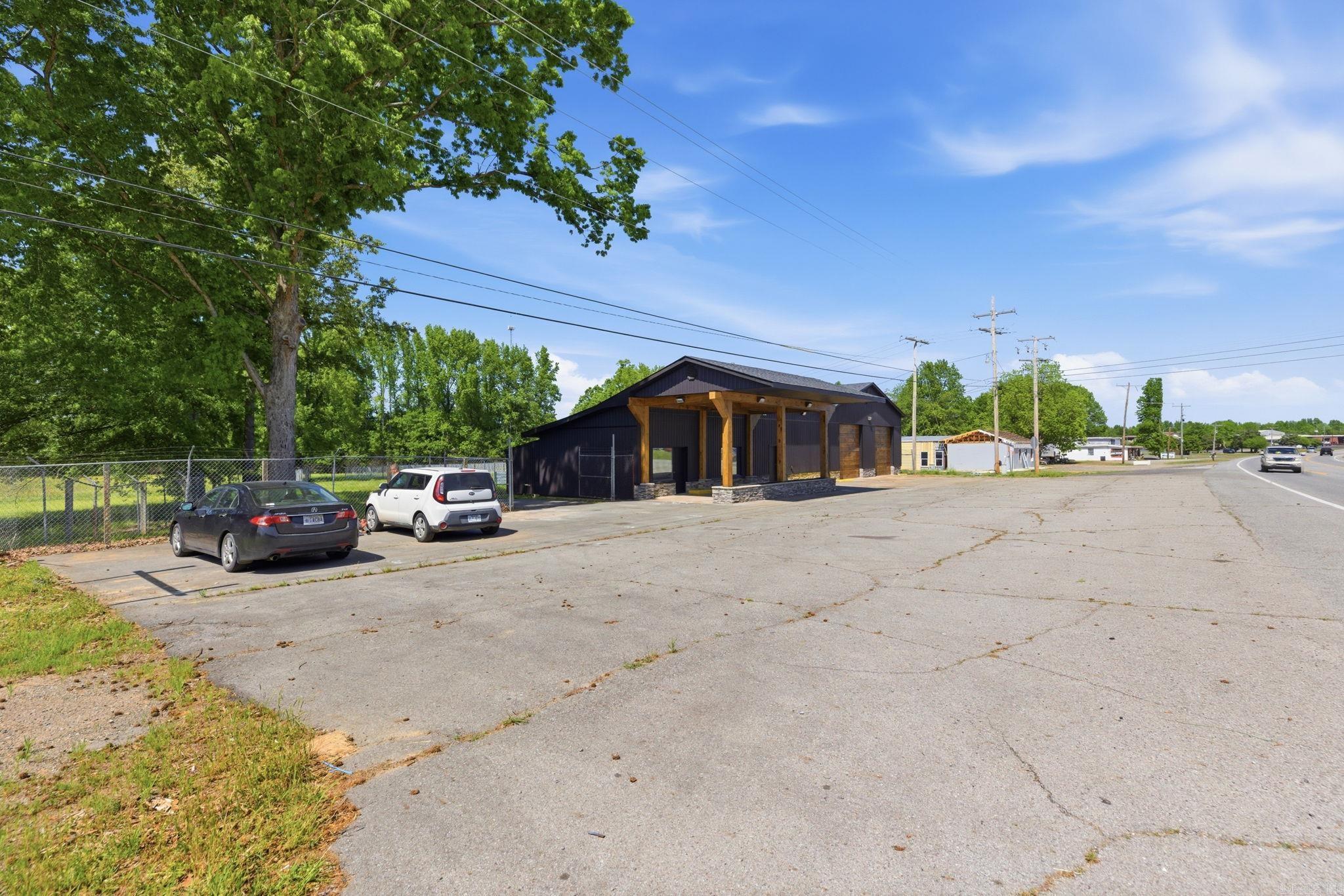 702 DeWitt Henry  Beebe, AR