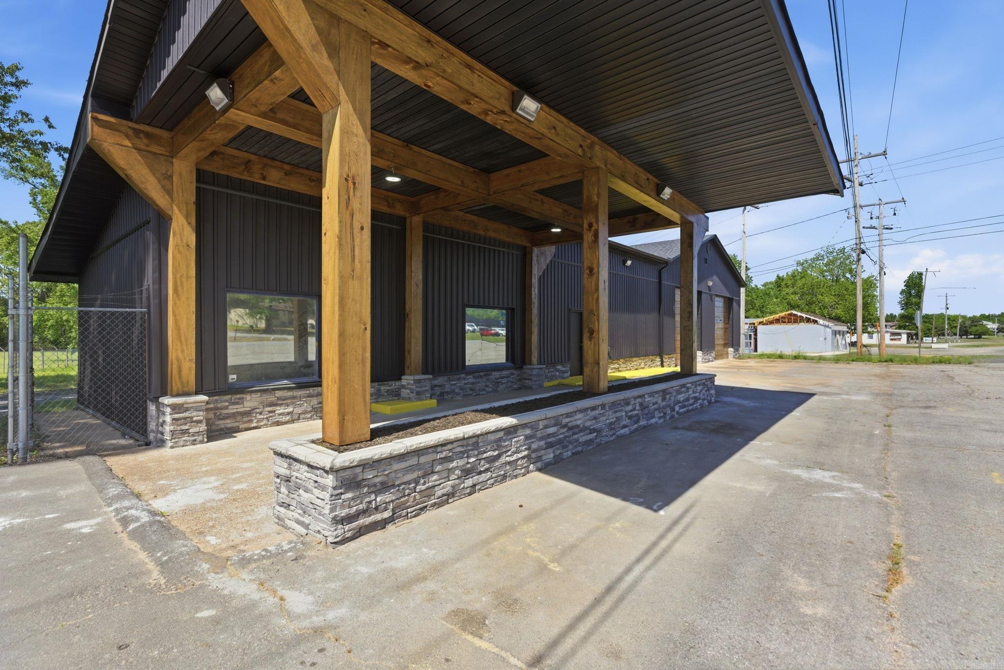 702 DeWitt Henry  Beebe, AR