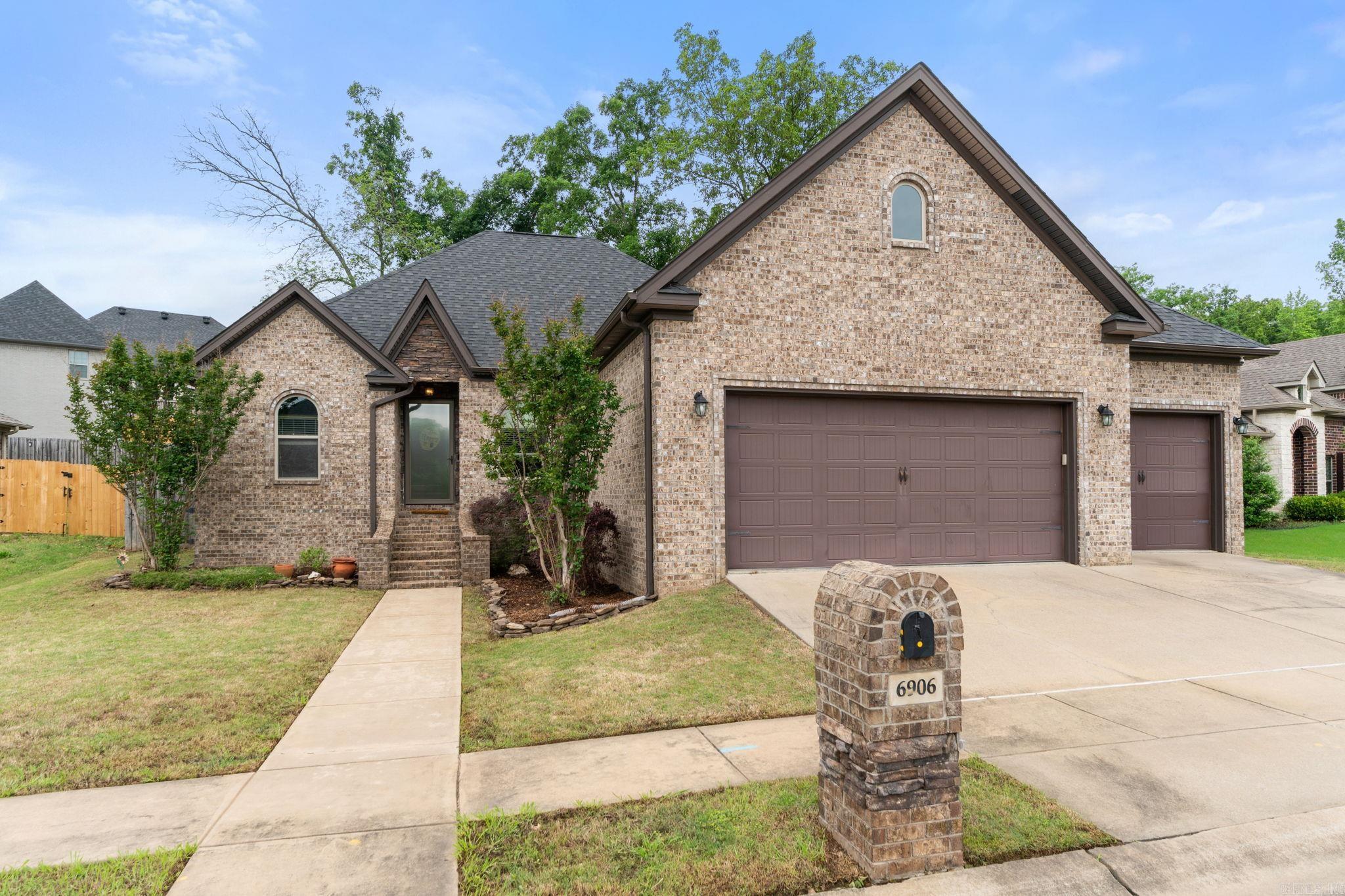 6906 Grace Village  Alexander, AR