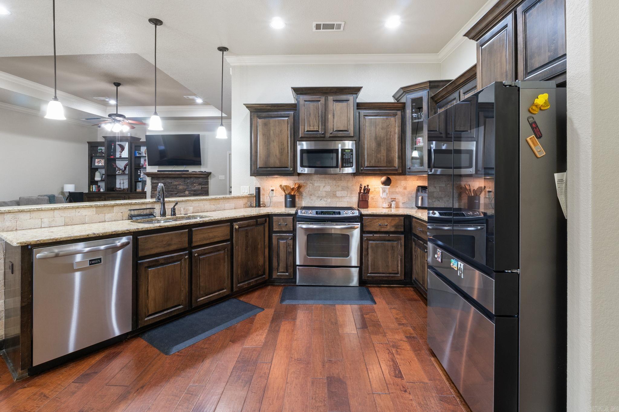 6906 Grace Village  Alexander, AR