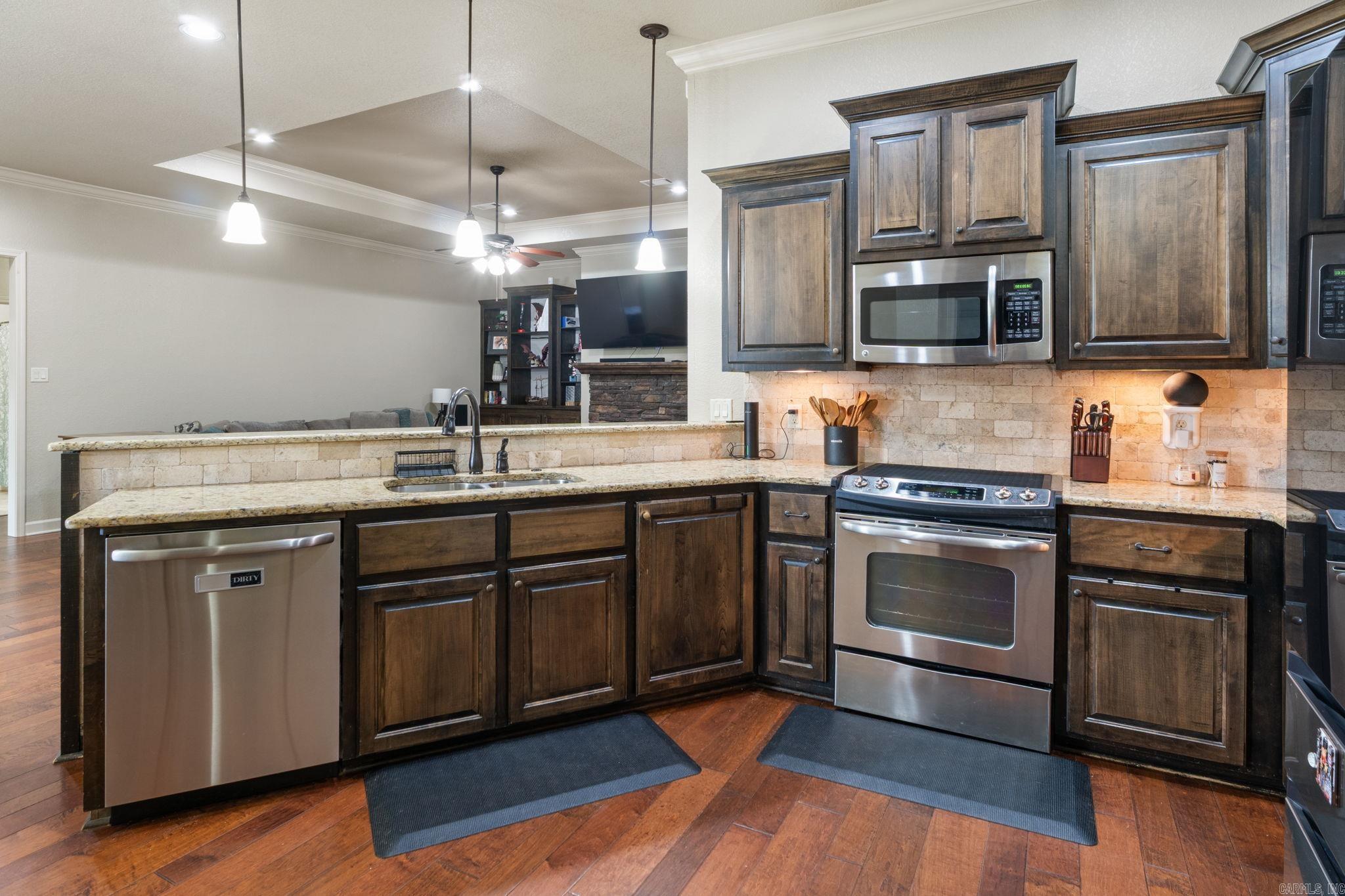 6906 Grace Village  Alexander, AR