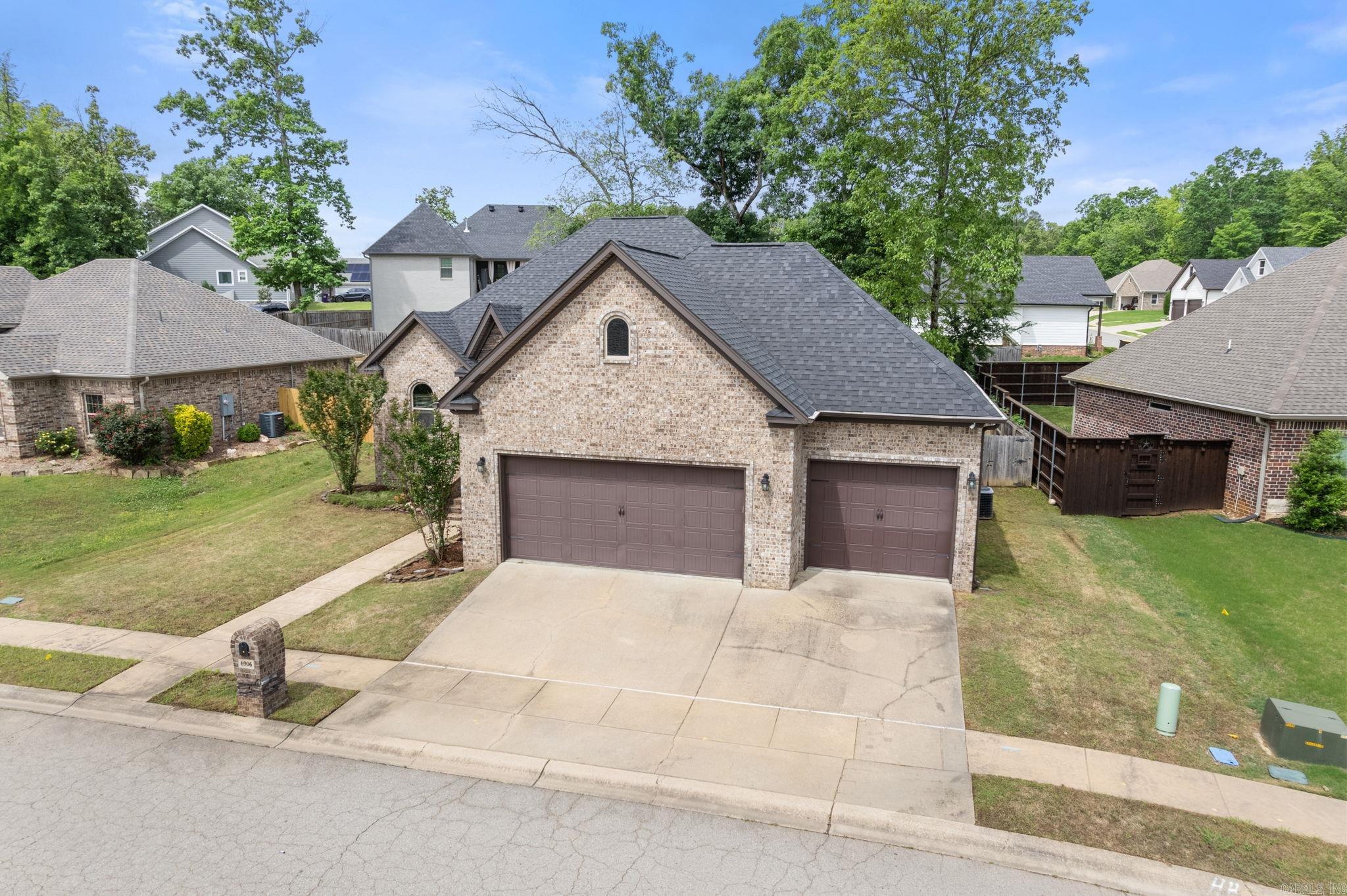 6906 Grace Village  Alexander, AR