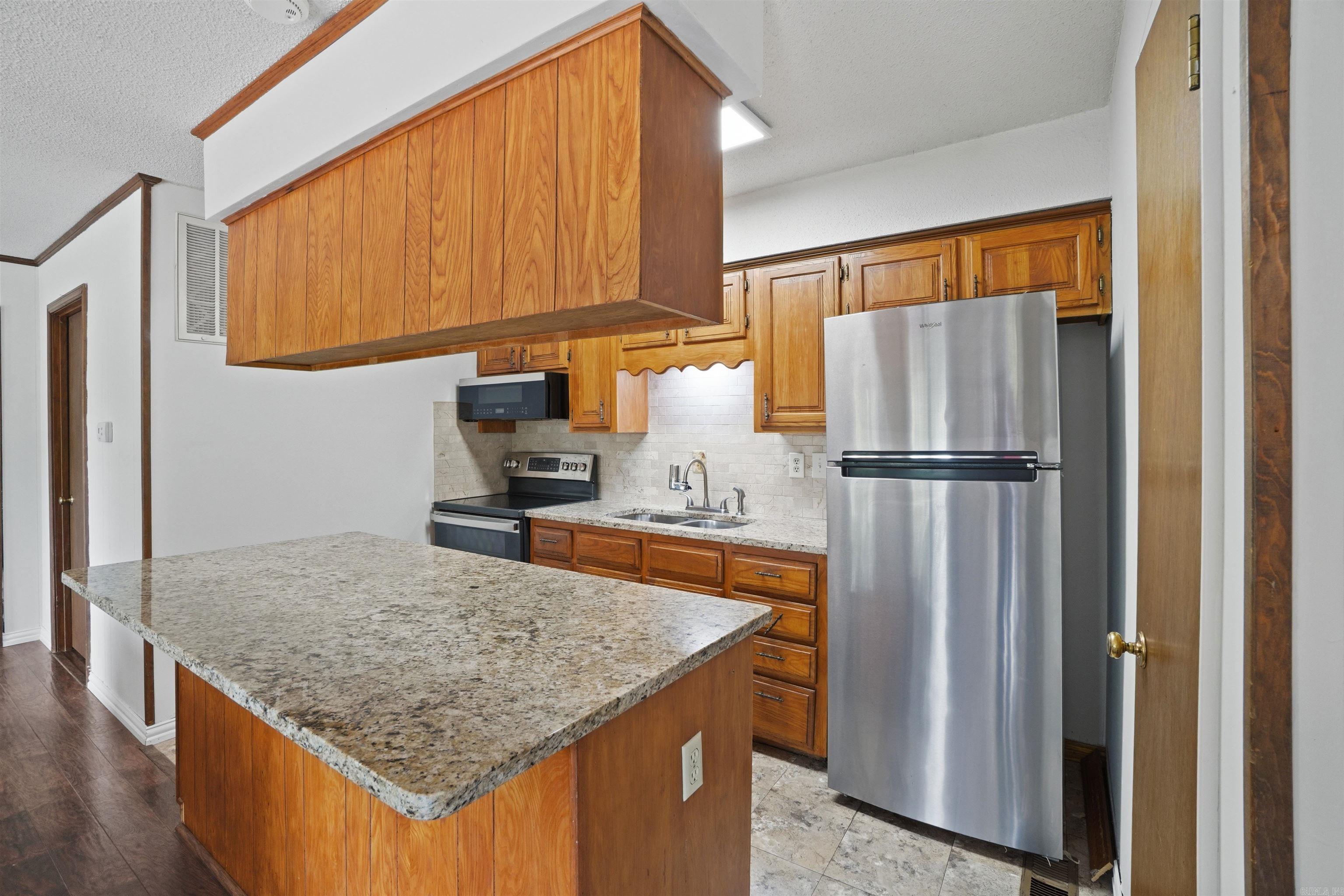171 Pine Knot  Fairfield Bay, AR