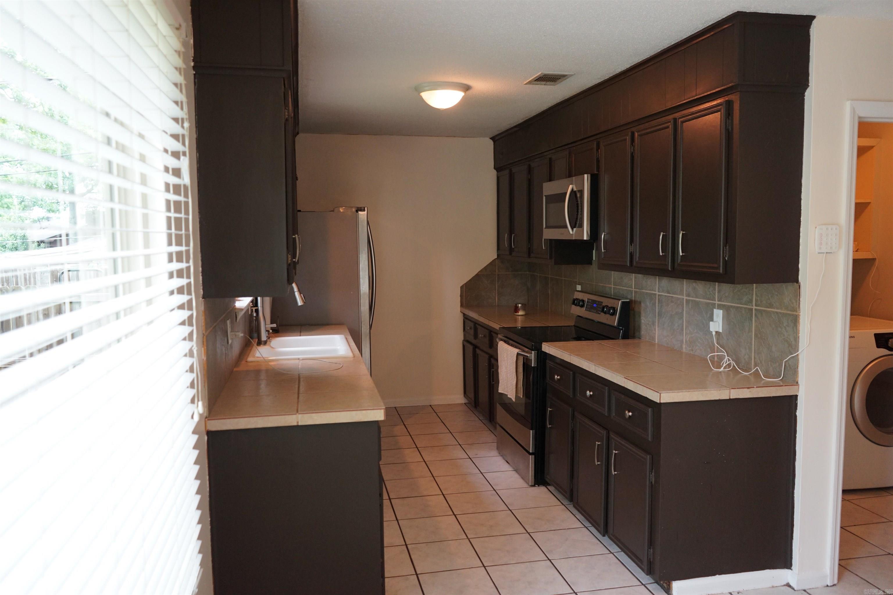 1412 Green Mountain Dr  Little Rock, AR