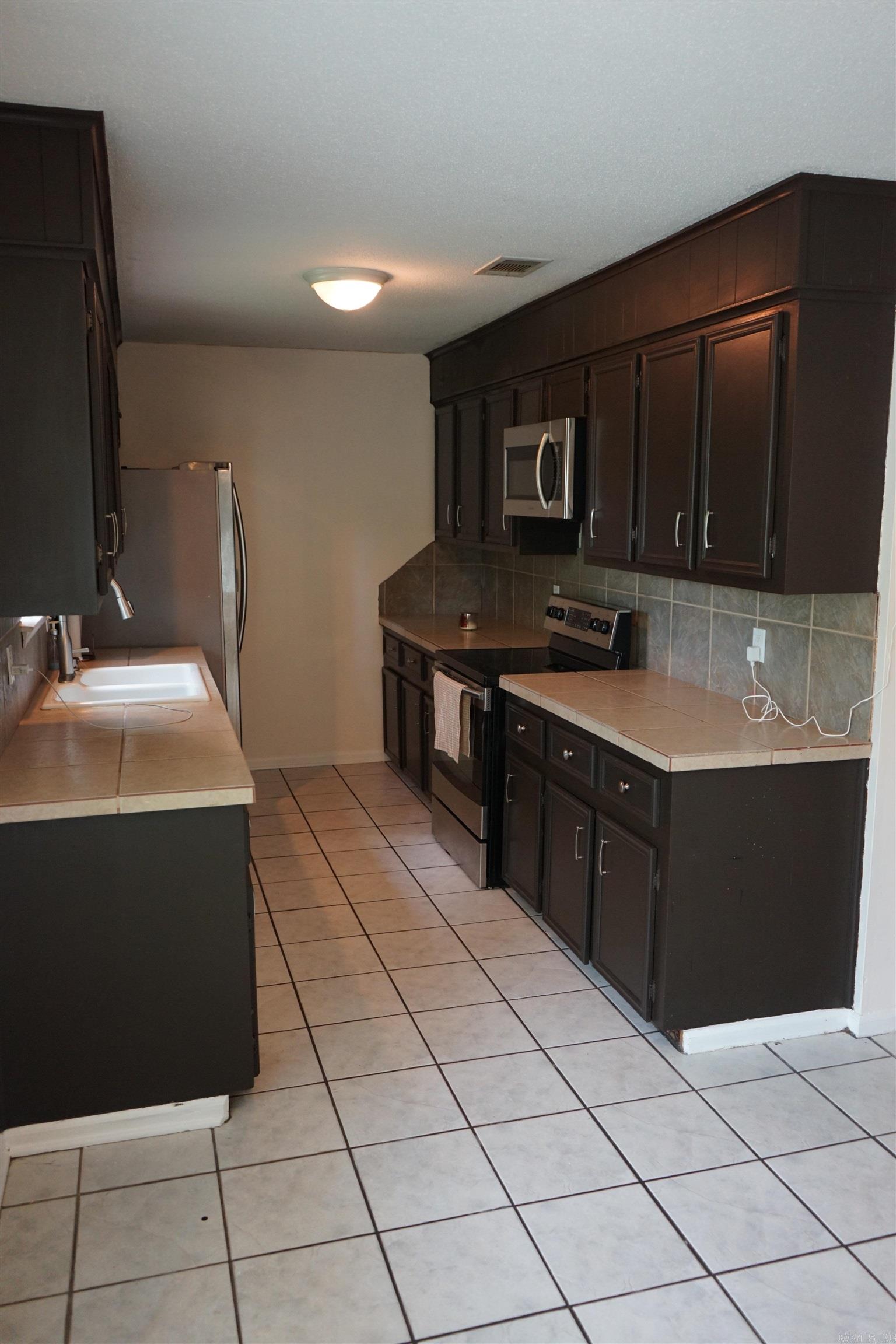 1412 Green Mountain Dr  Little Rock, AR