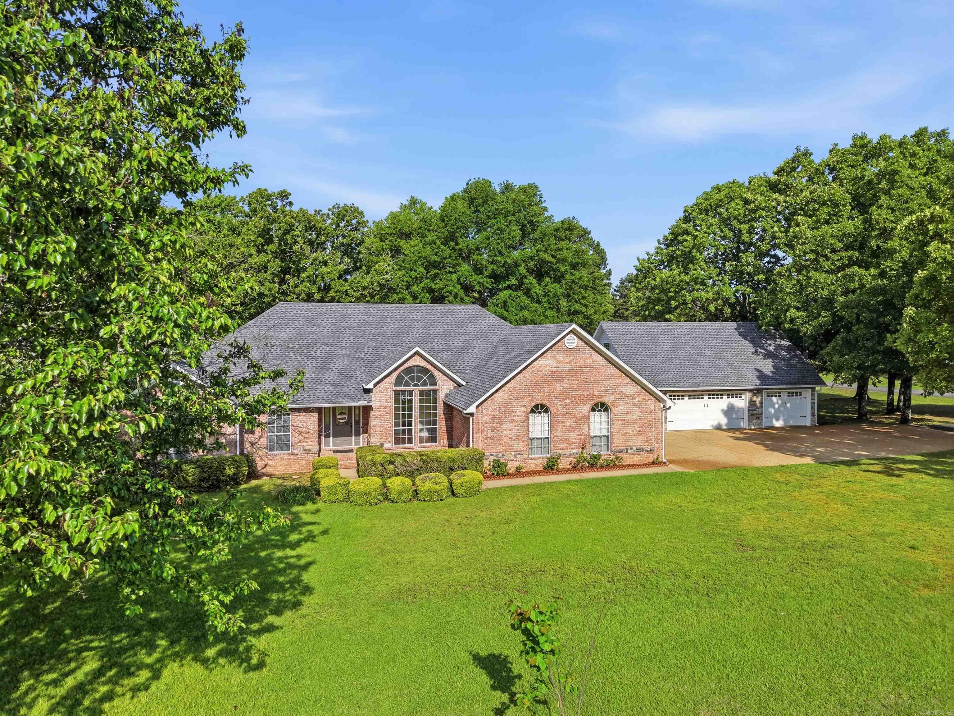8 Scenic Point  Greenbrier, AR