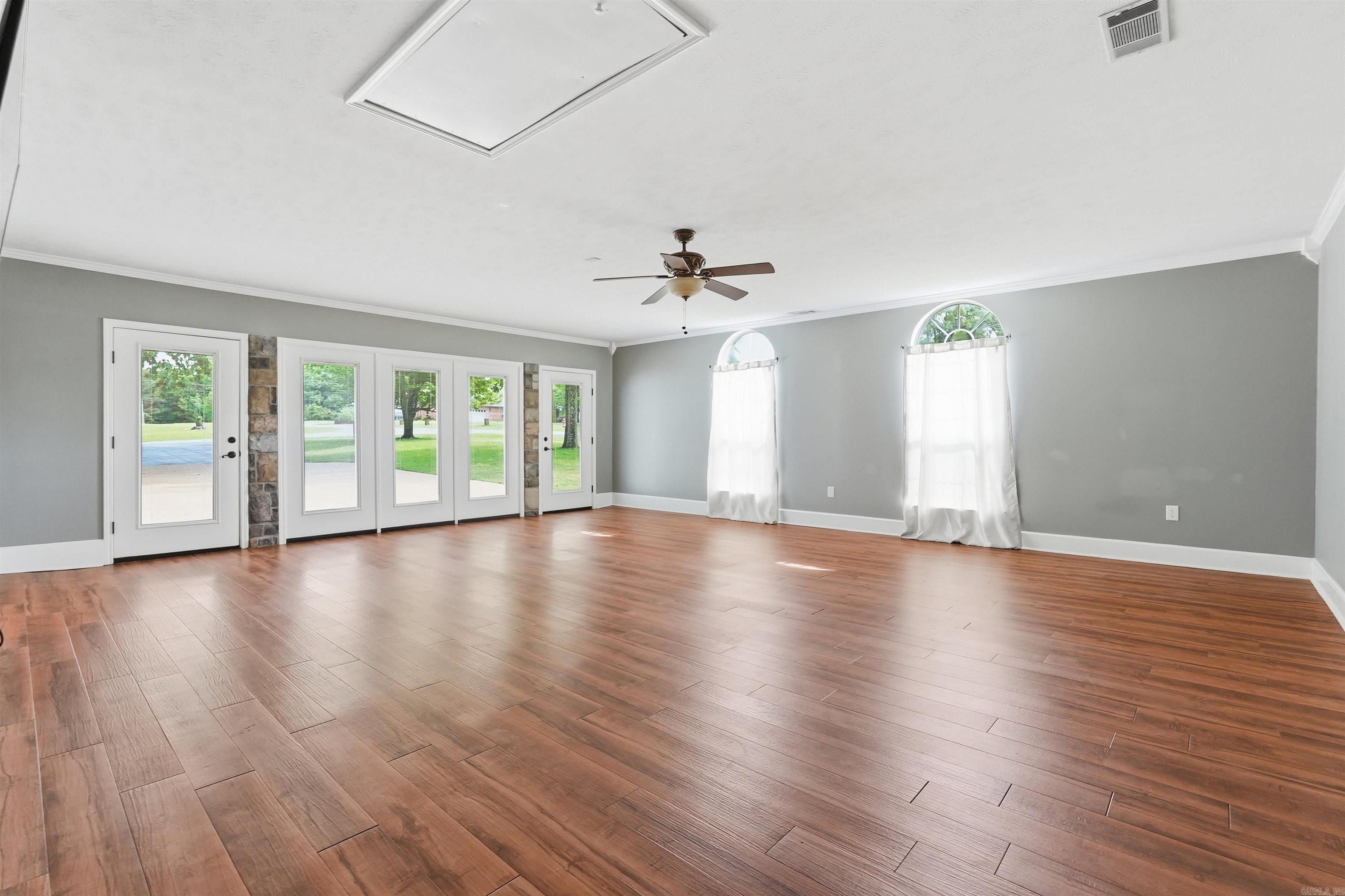 8 Scenic Point  Greenbrier, AR