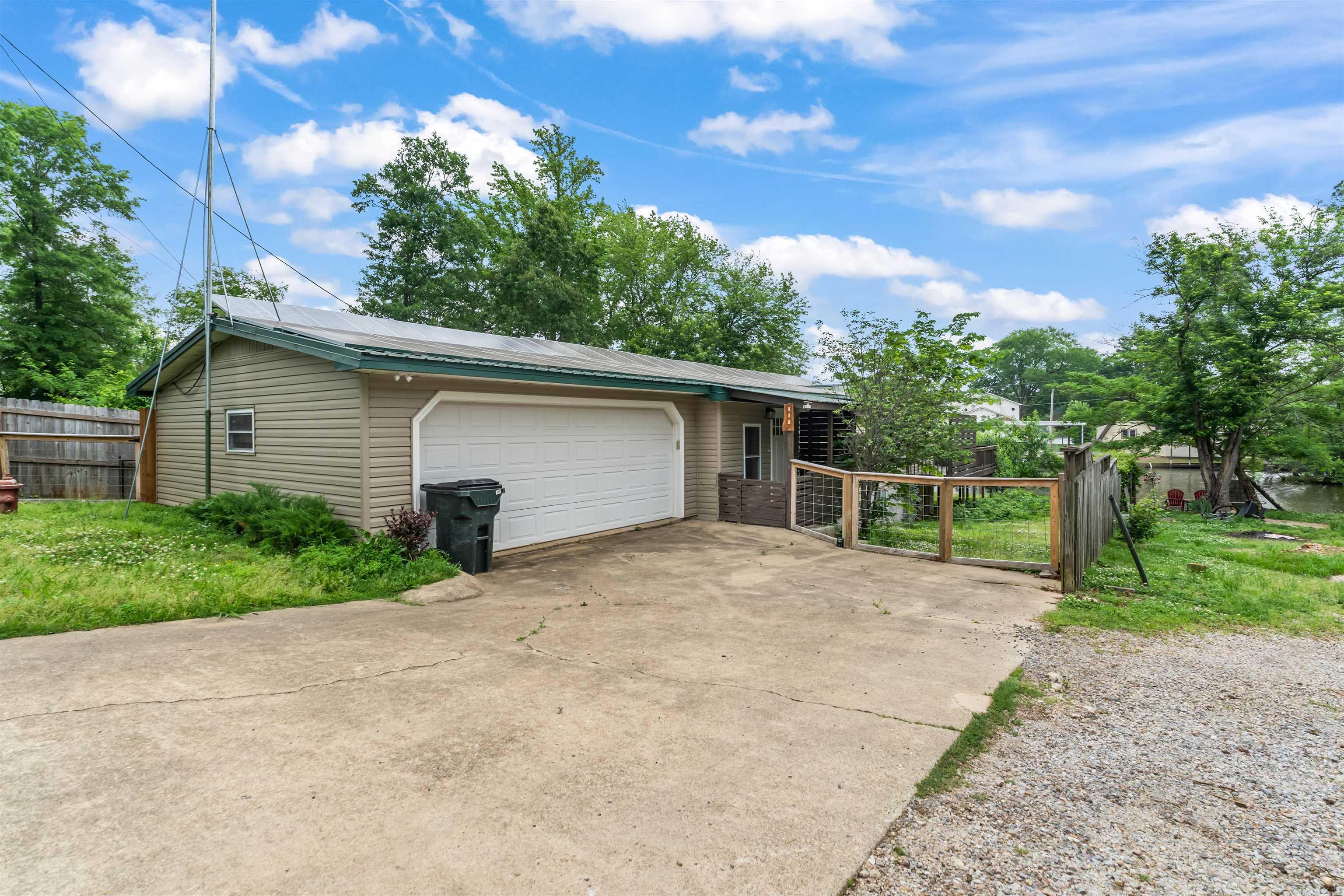 112 Quaker  Royal, AR