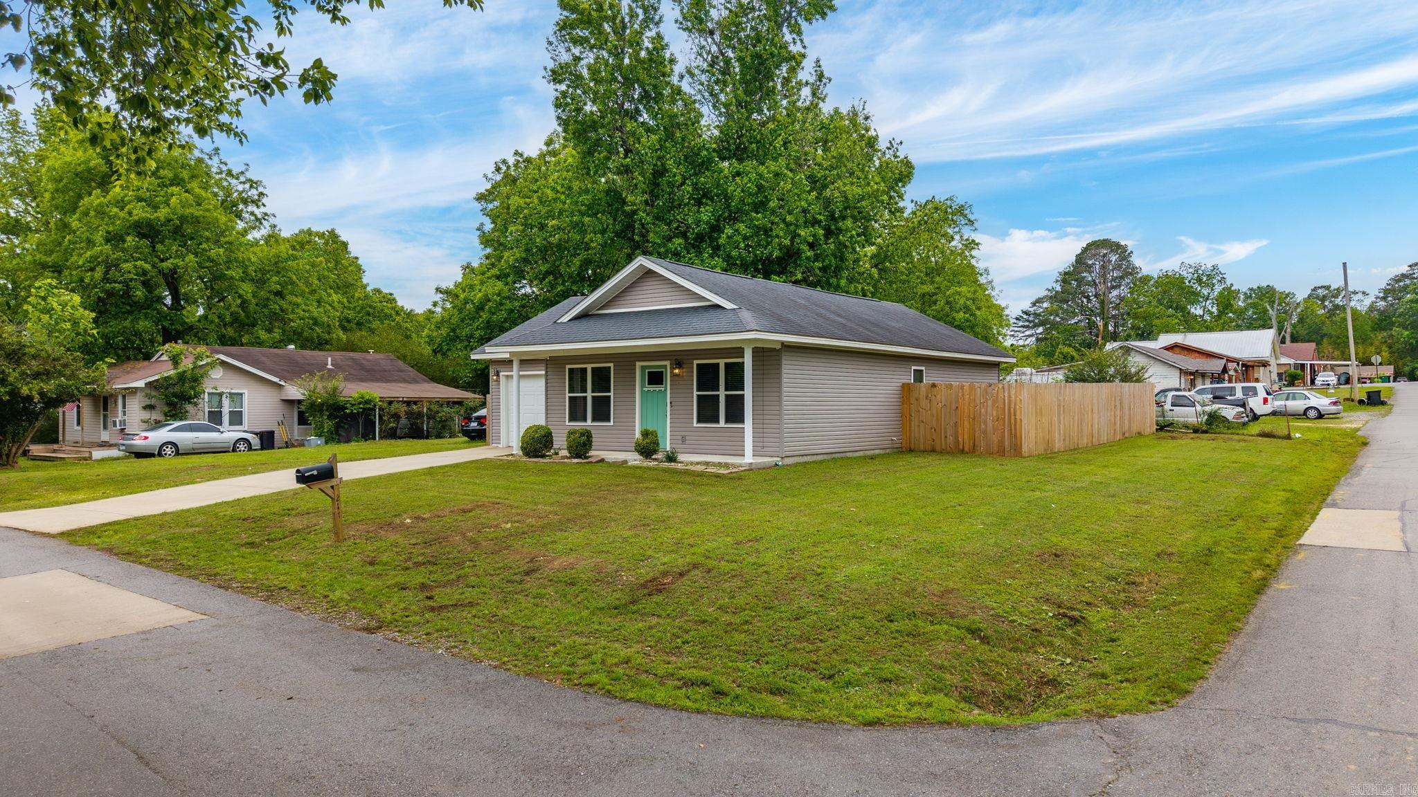 211 N College  Sheridan, AR