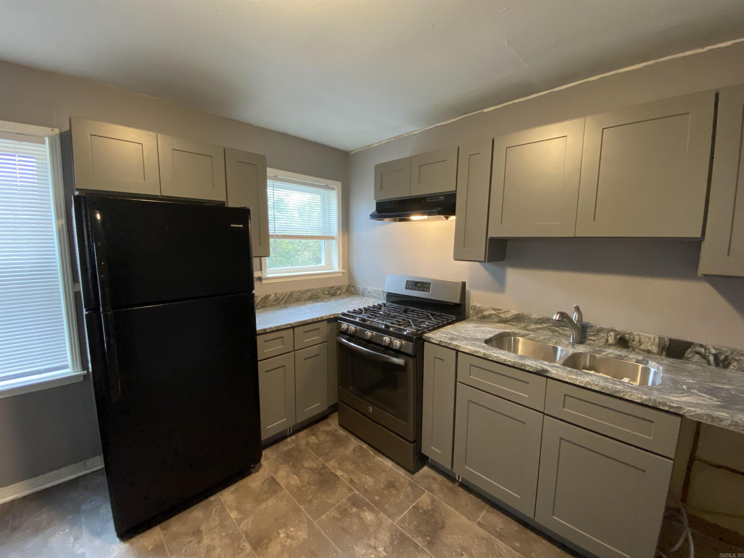 317/319 W I  North Little Rock, AR